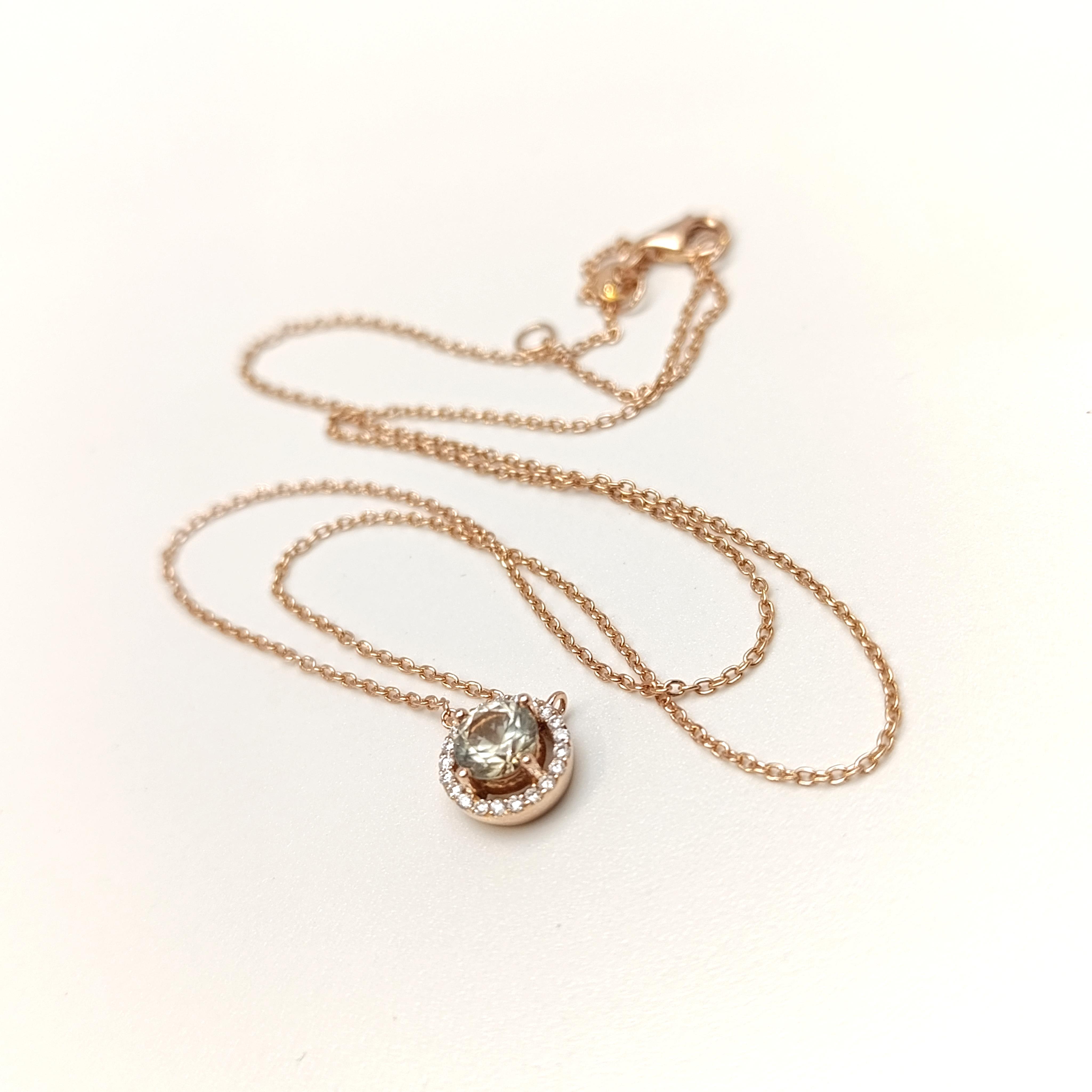 Kenarı Pırlanta ve Ortası Has Taşlı Kolye 18 Ayar Altın HD VİDEOLU