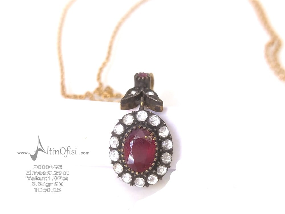Oval Yakut ve Elmas Taşlı Kolye