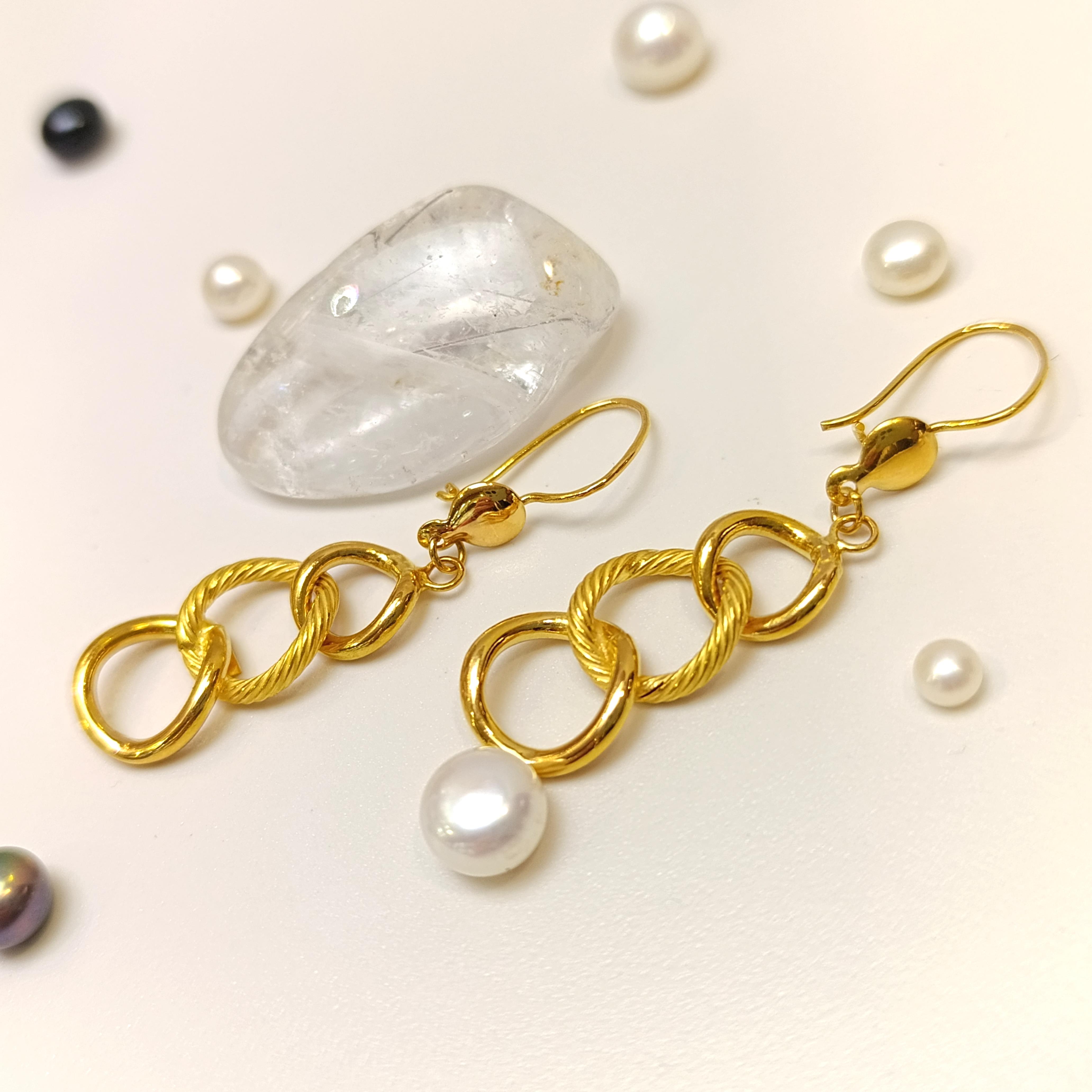 Uzay Yolu Sallanan Küpe 22 Ayar Altın HD VİDEOLU