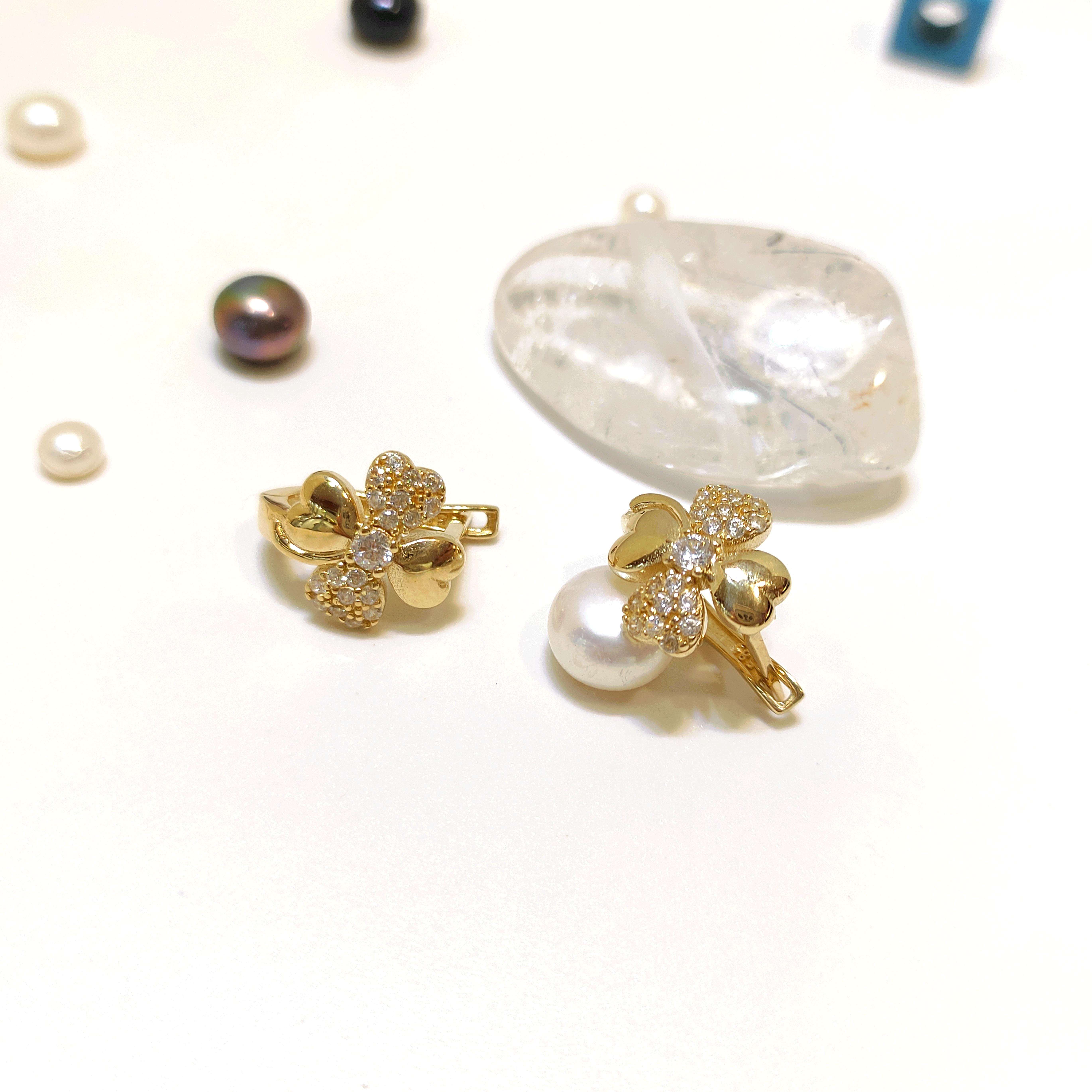 11.5mm Taşlı Yonca Küpe 14 Ayar Altın HD VİDEOLU