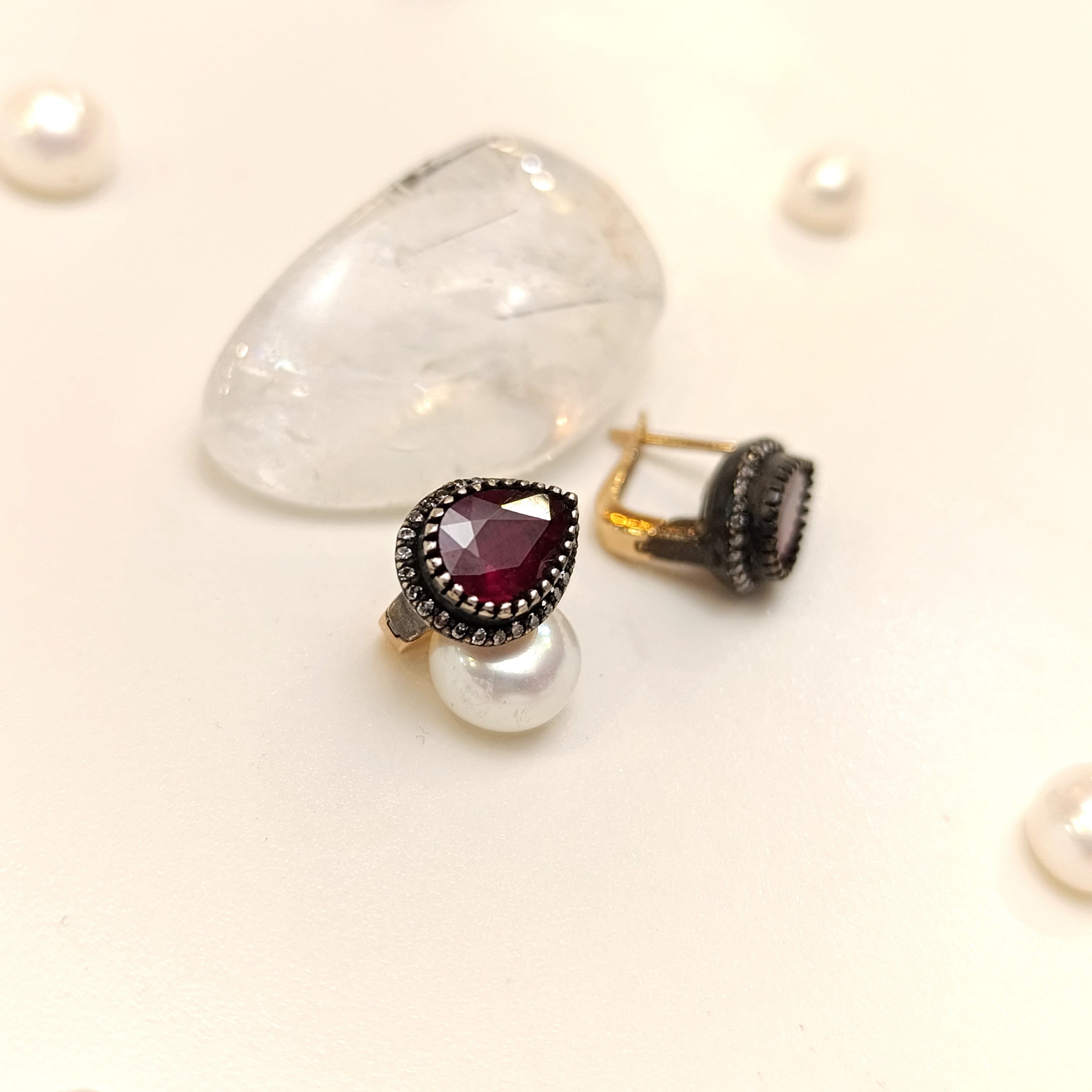 3.00ct Yakut ve 0.22ct Elmas Taşlı Küpe 8 Ayar Altın  HD VİDEOLU