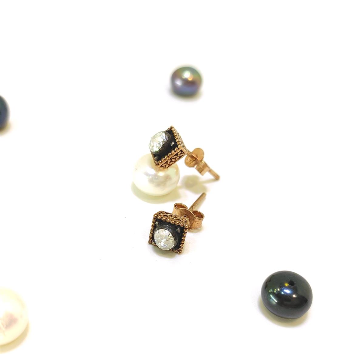 Elmas Kare Montür Vidalı Tek Taş Küpe HD VİDEOLU