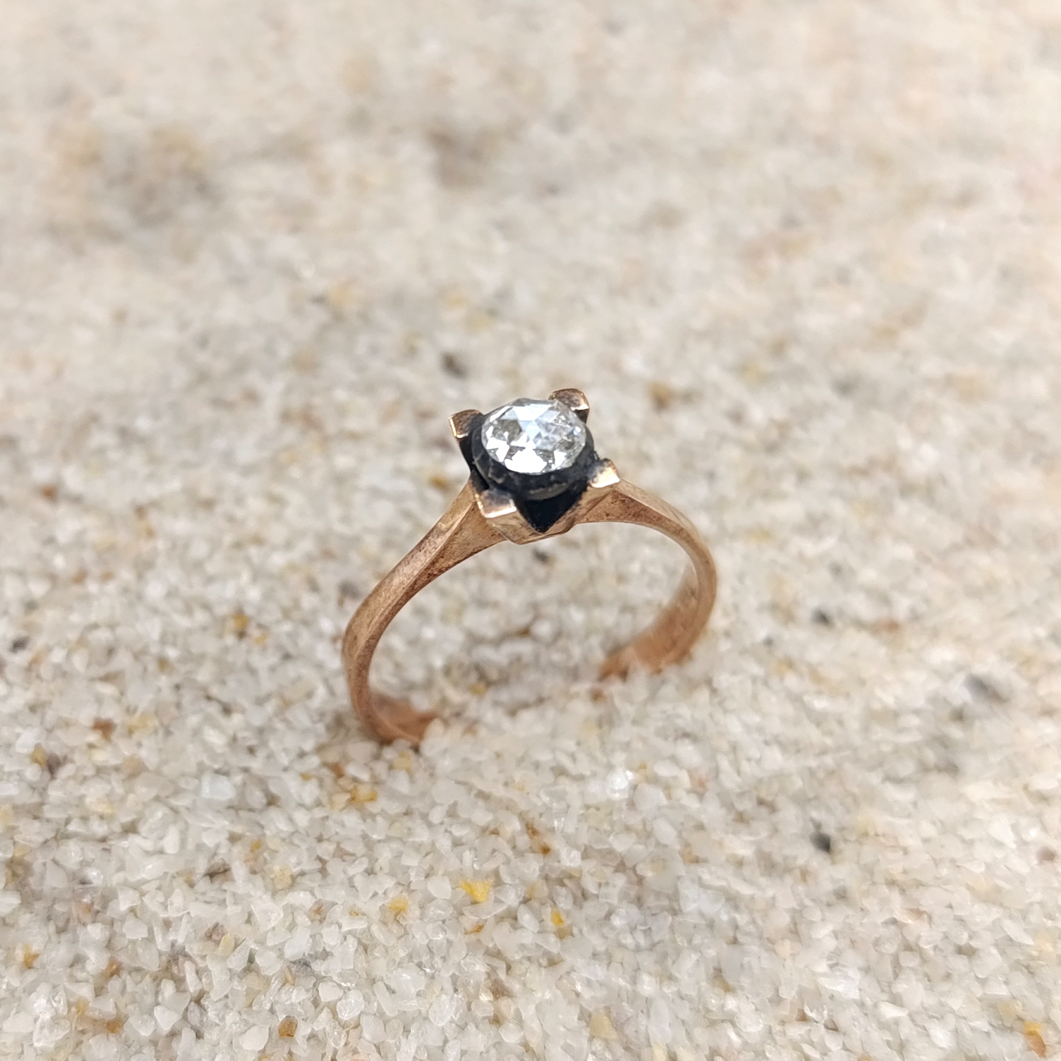 0.25ct Elmas Taşlı Tek Taş Yüzük 8 Ayar Altın HD videolu