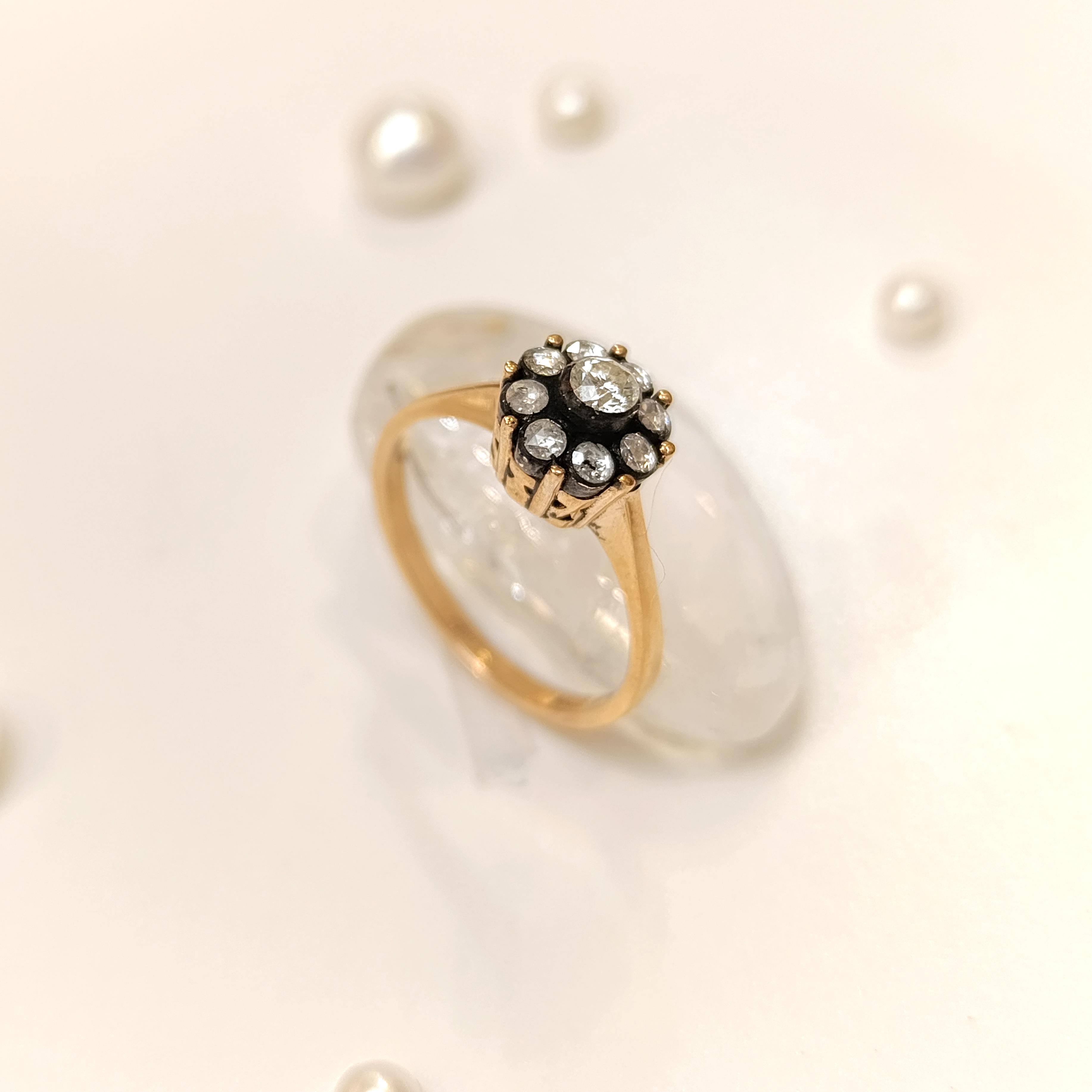 Gül Modeli Elmas Taşlı Yüzük 8 Ayar Altın HD videolu