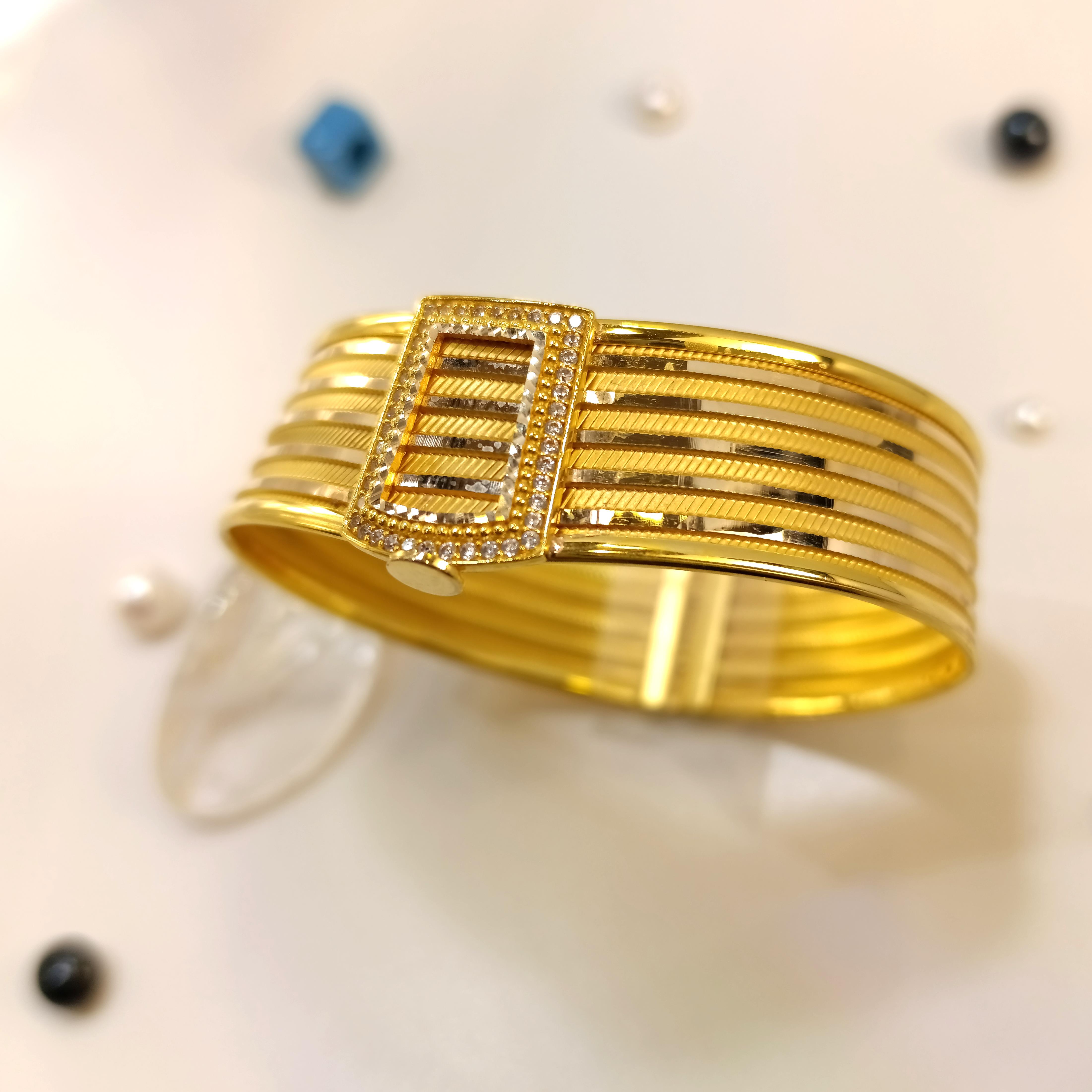 Tokalı Kelepçe Bilezik 14 Ayar Altın HD VİDEOLU