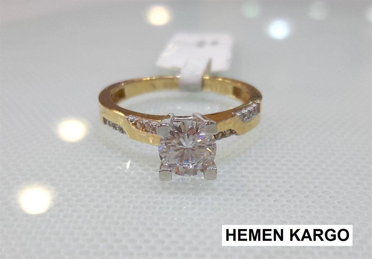 Kenarı Taşlı Tektaş Yüzük 14 Ayar Sarı Beyaz Altın