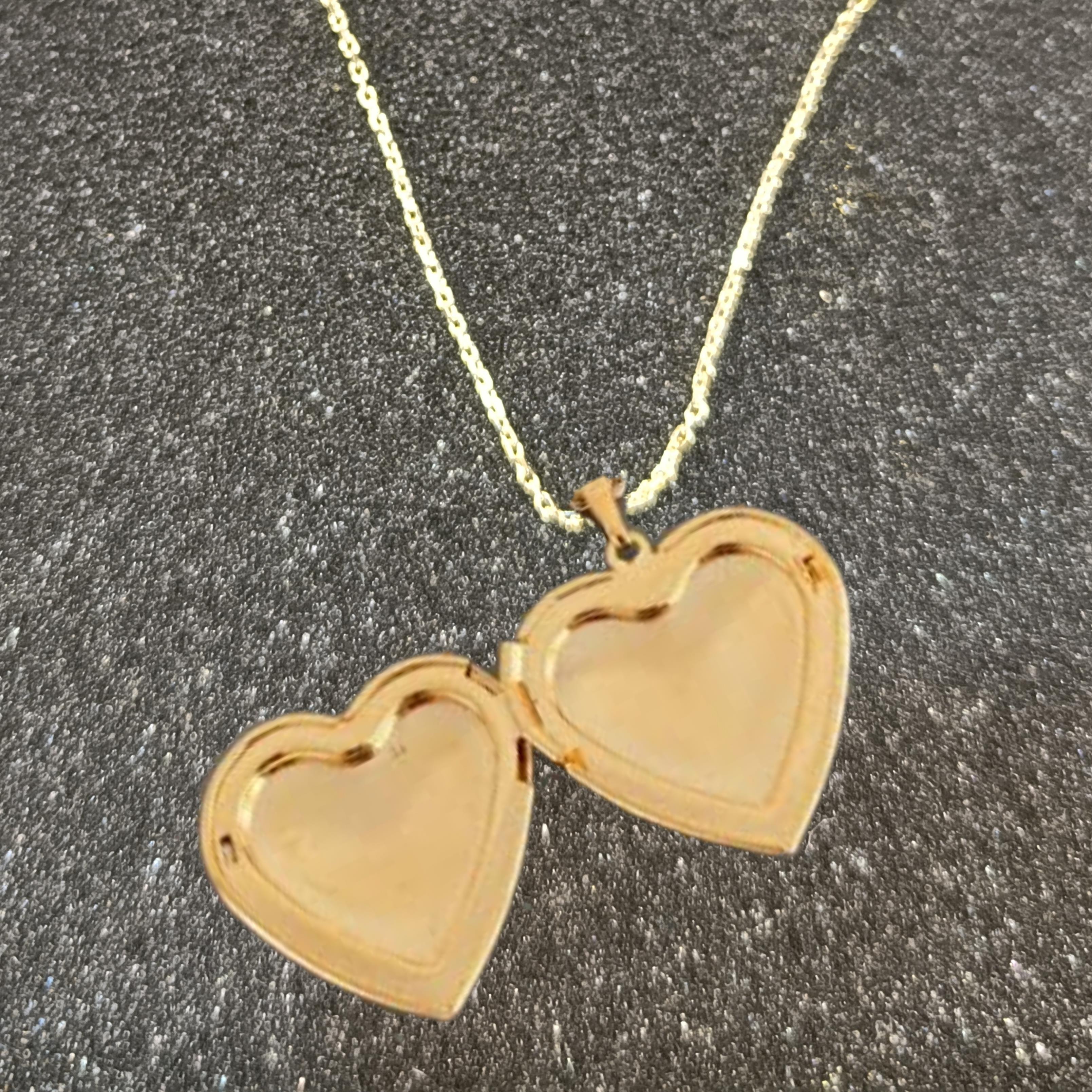 Açılır Kapaklı Kalpli Kolye 14 Ayar Altın 