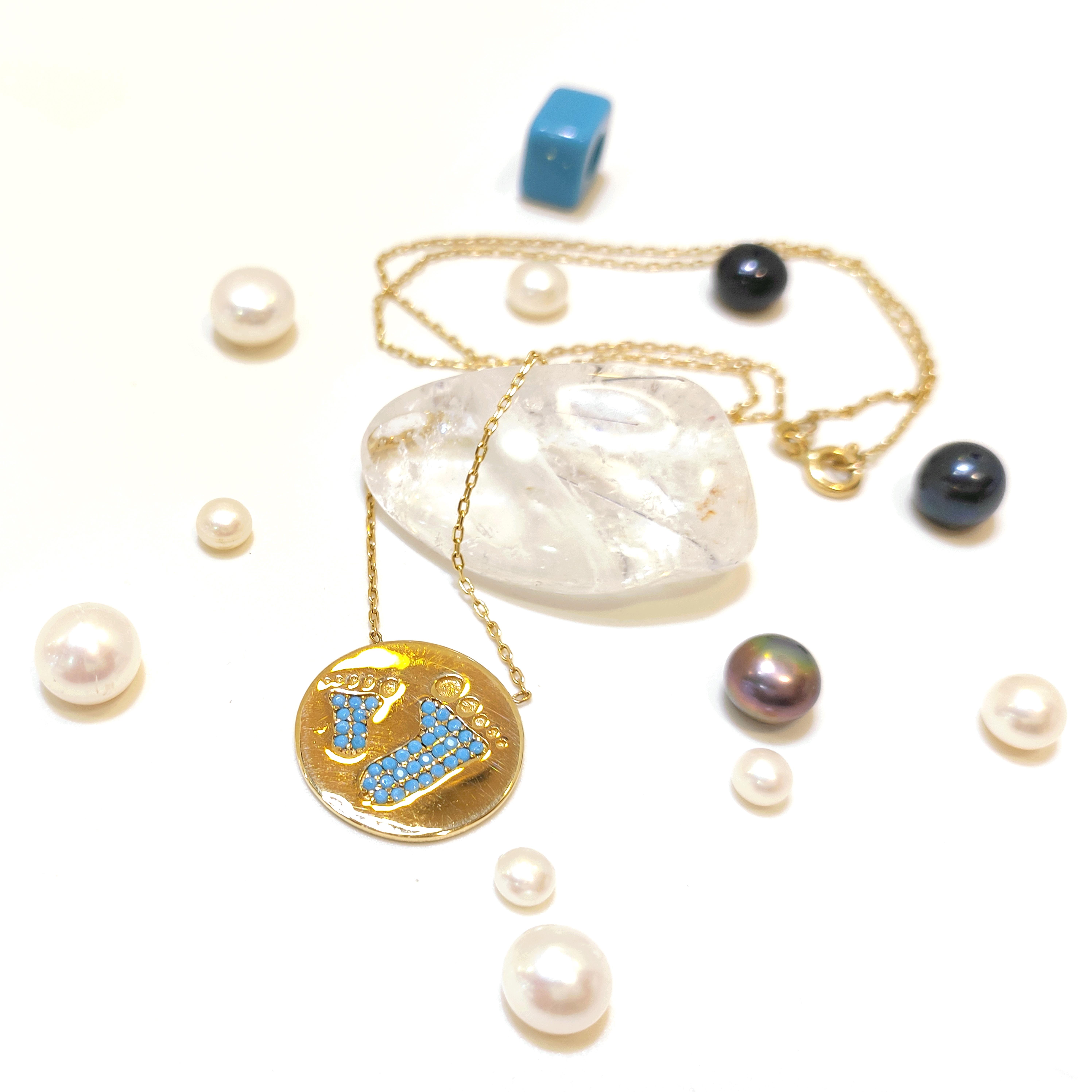 Doğum Hediyesi Bebek Ayağı Kolye 14 Ayar Altın  HD VİDEOLU