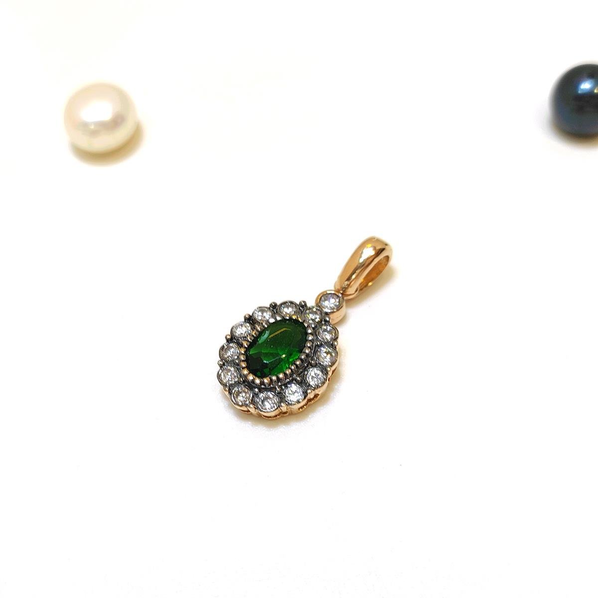 Otantik Oval Yeşil Taşlı Kolye  Ucu 14 Ayar Altın HD VİDEOLU