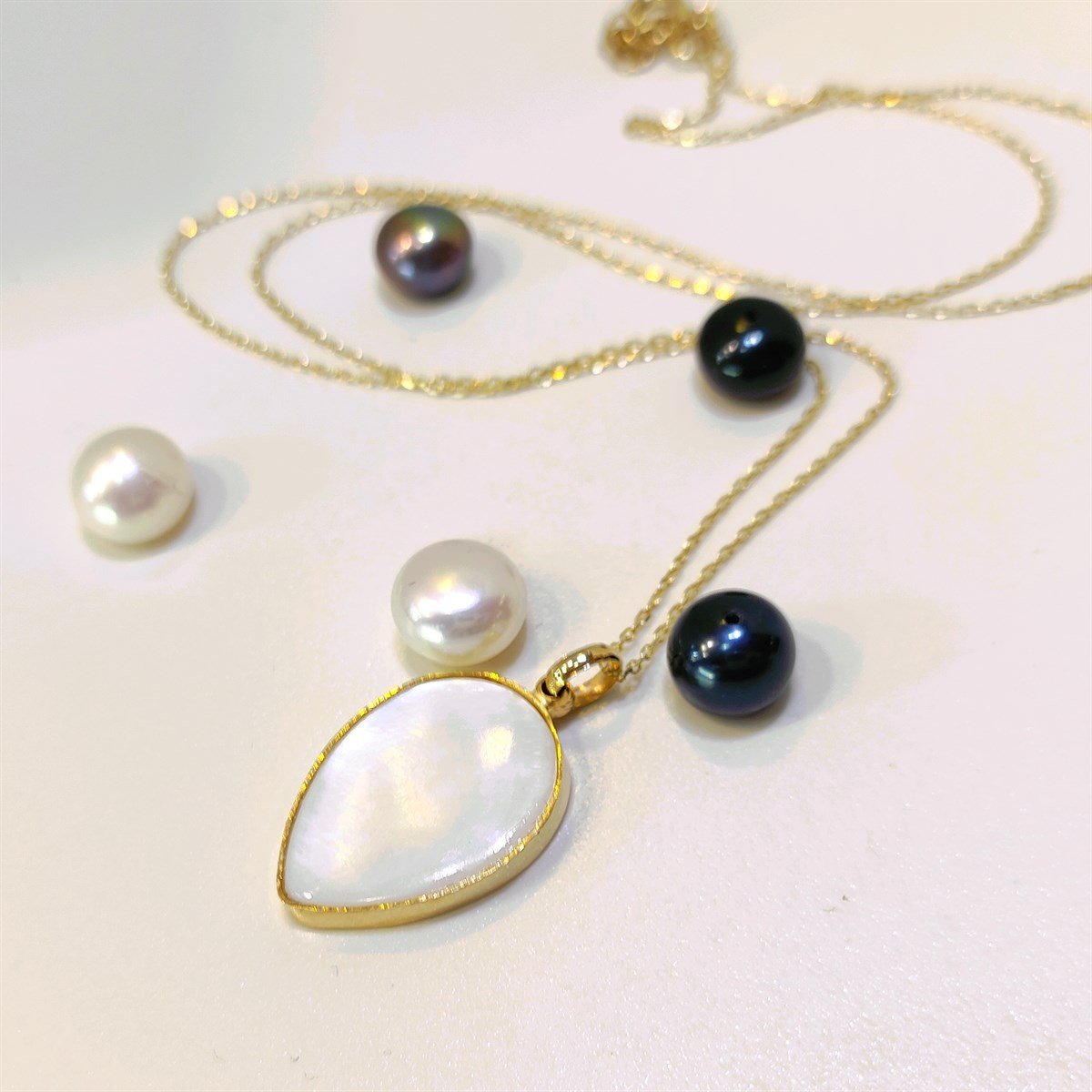 Sedef Taşlı Kolye 14 Ayar Altın HD VİDEOLU