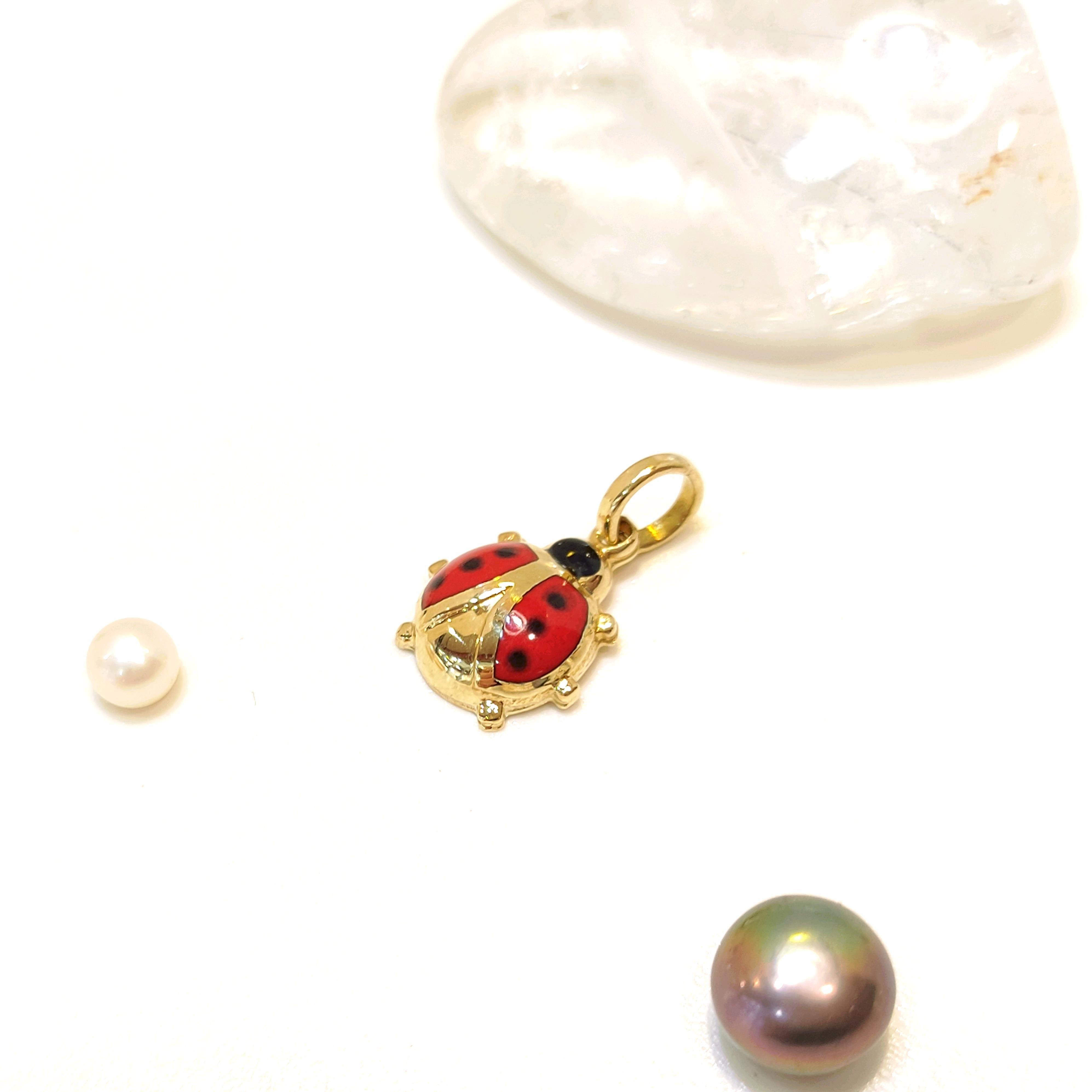 Uğur Böceği Kolye Ucu 14 Ayar Altın  HD VİDEOLU