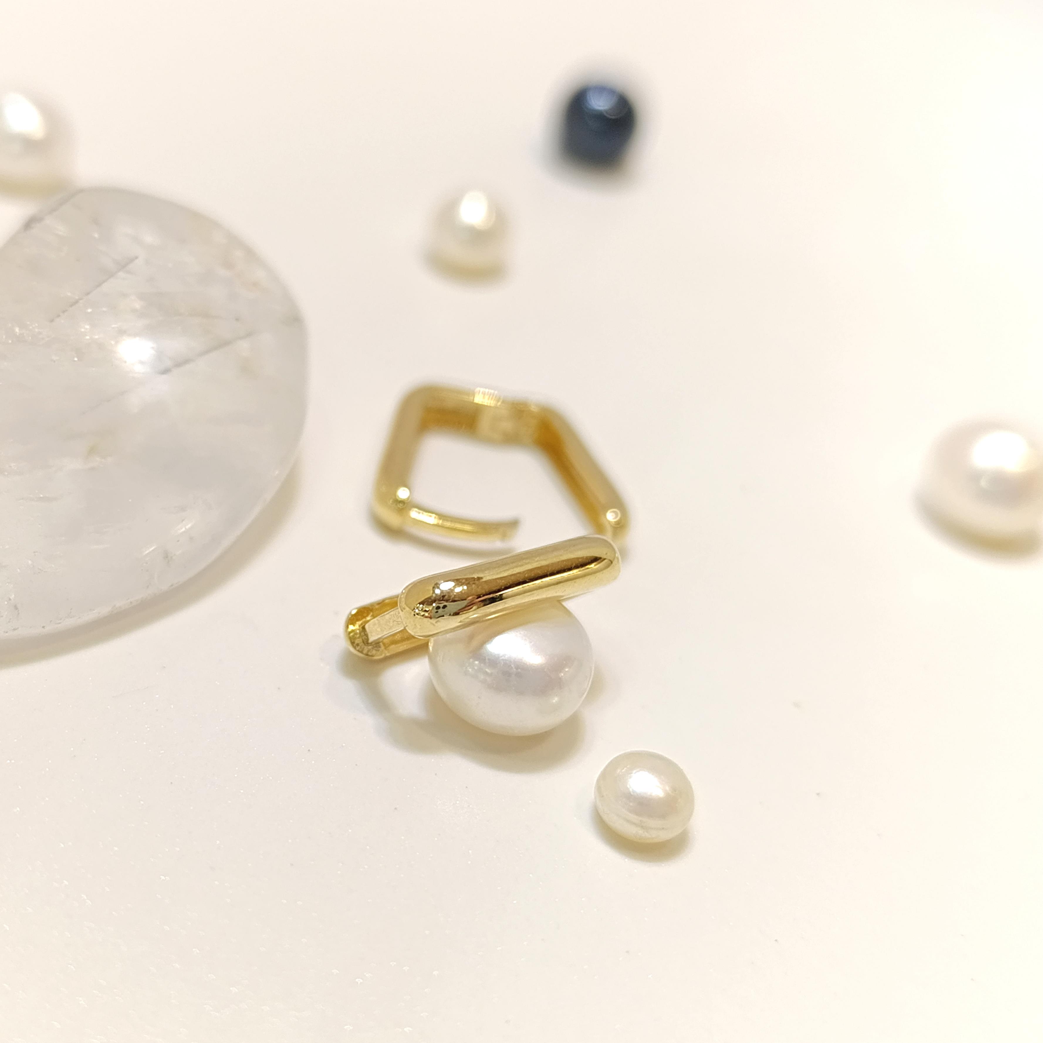 14mm Dik Dörtgen Halka Küpe 14 Ayar Altın HD VİDEOLU