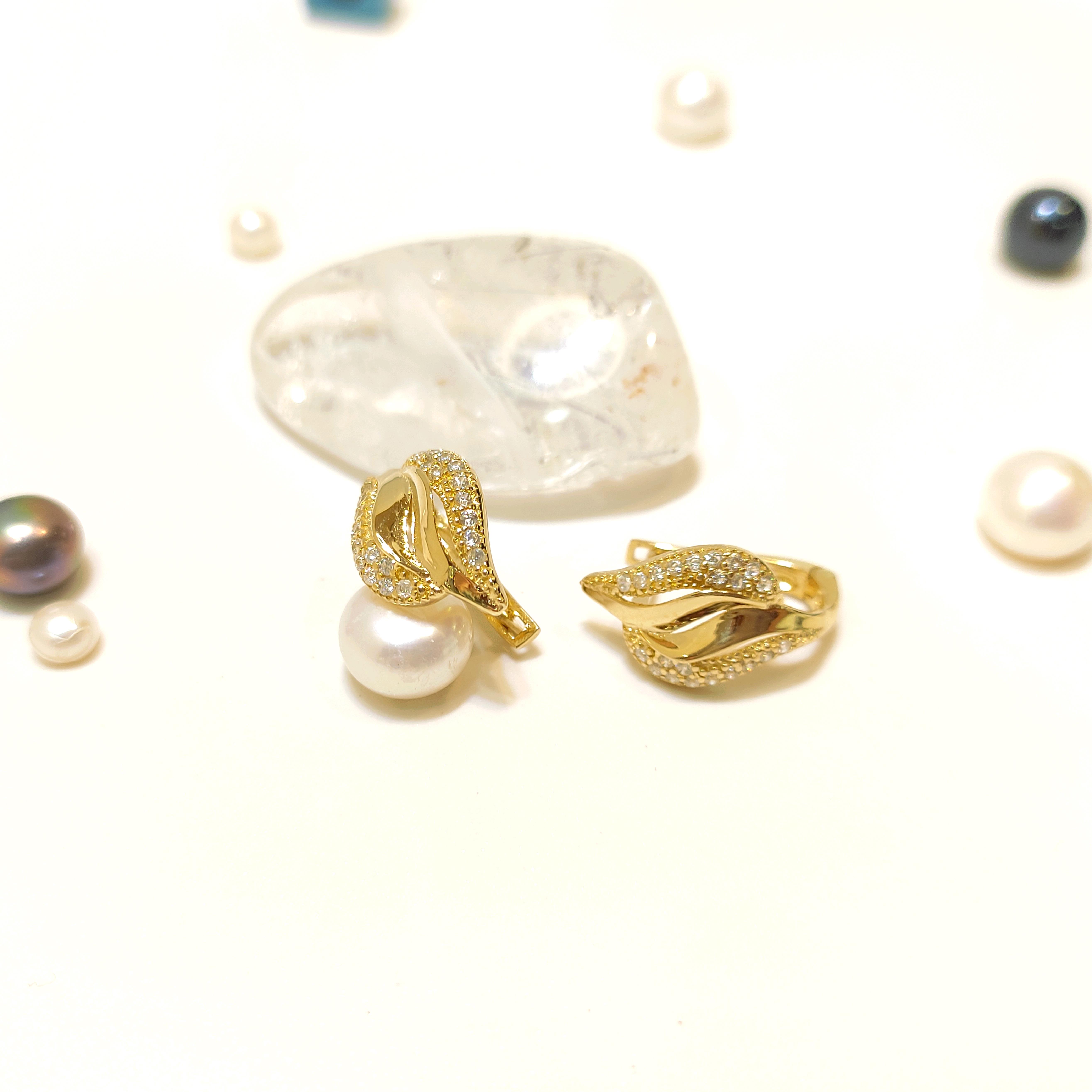 17mm Taşlı Küpe 14 Ayar Altın HD VİDEOLU