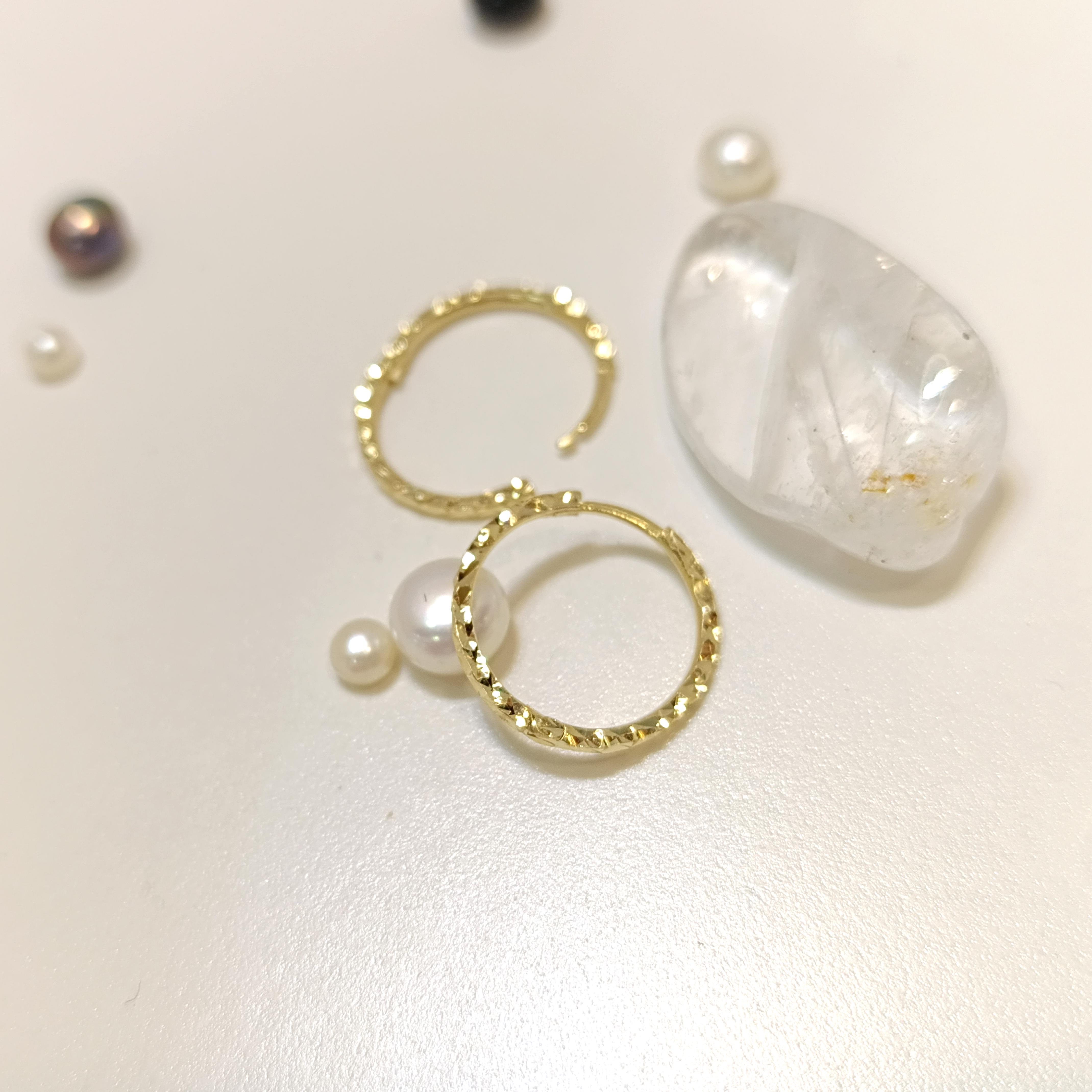 20mm Kalem İşlemeli Halka Küpe 14 Ayar Altın HD VİDEOLU