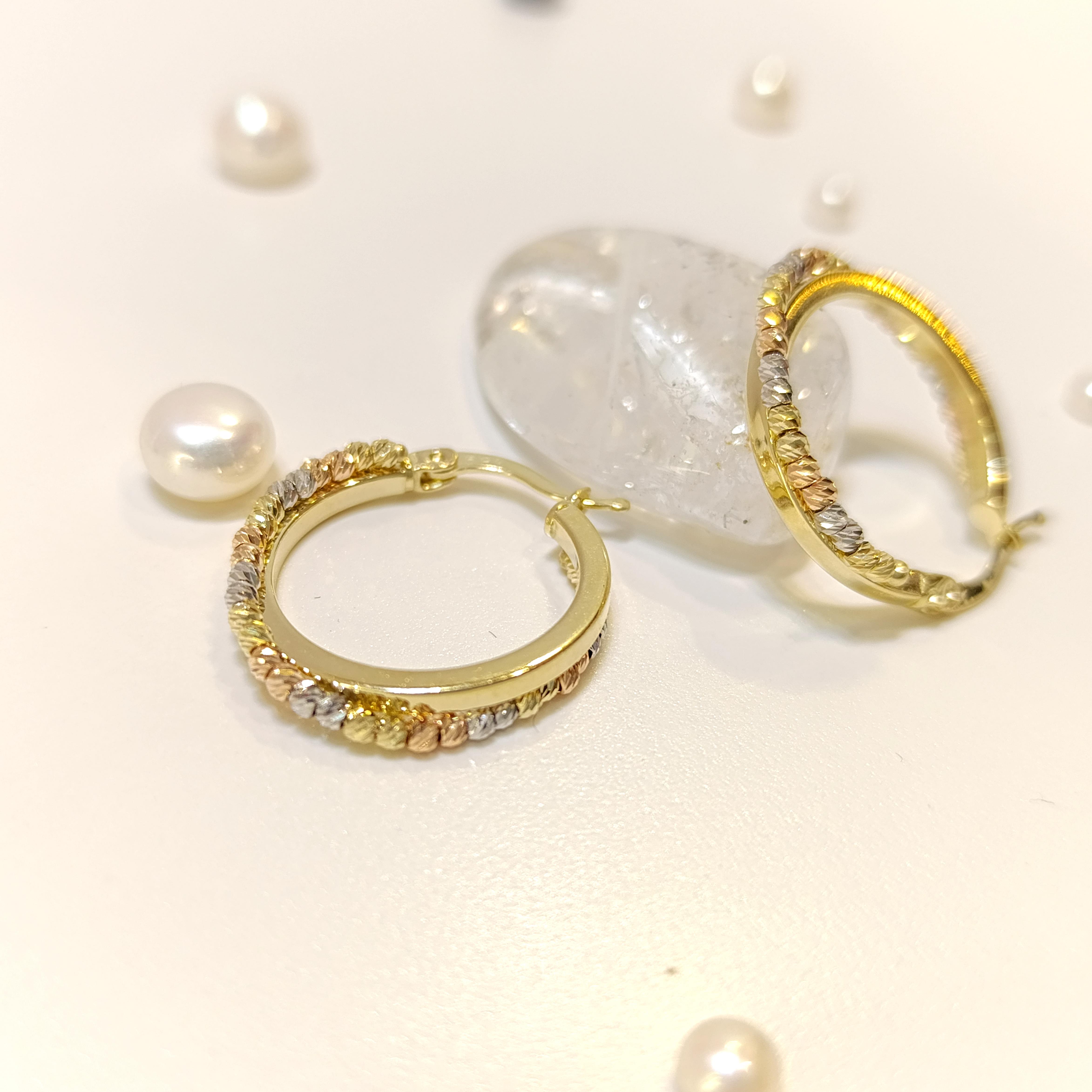 22.5mm Üç Renk Dorika Toplu Halka Küpe 14 Ayar Altın HD VİDEOLU