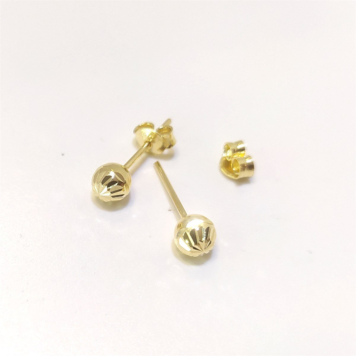 5mm Dorika Top Küpe 14 Ayar Altın