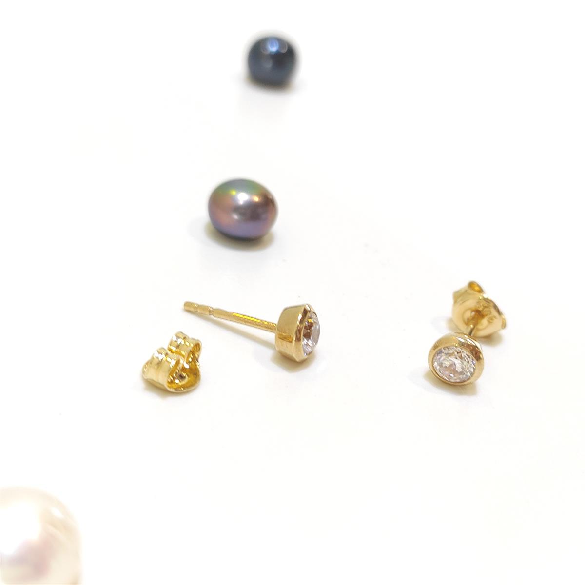 5mm Tek Taş Vidalı Küpe 14 Ayar Altın HD VİDEOLU