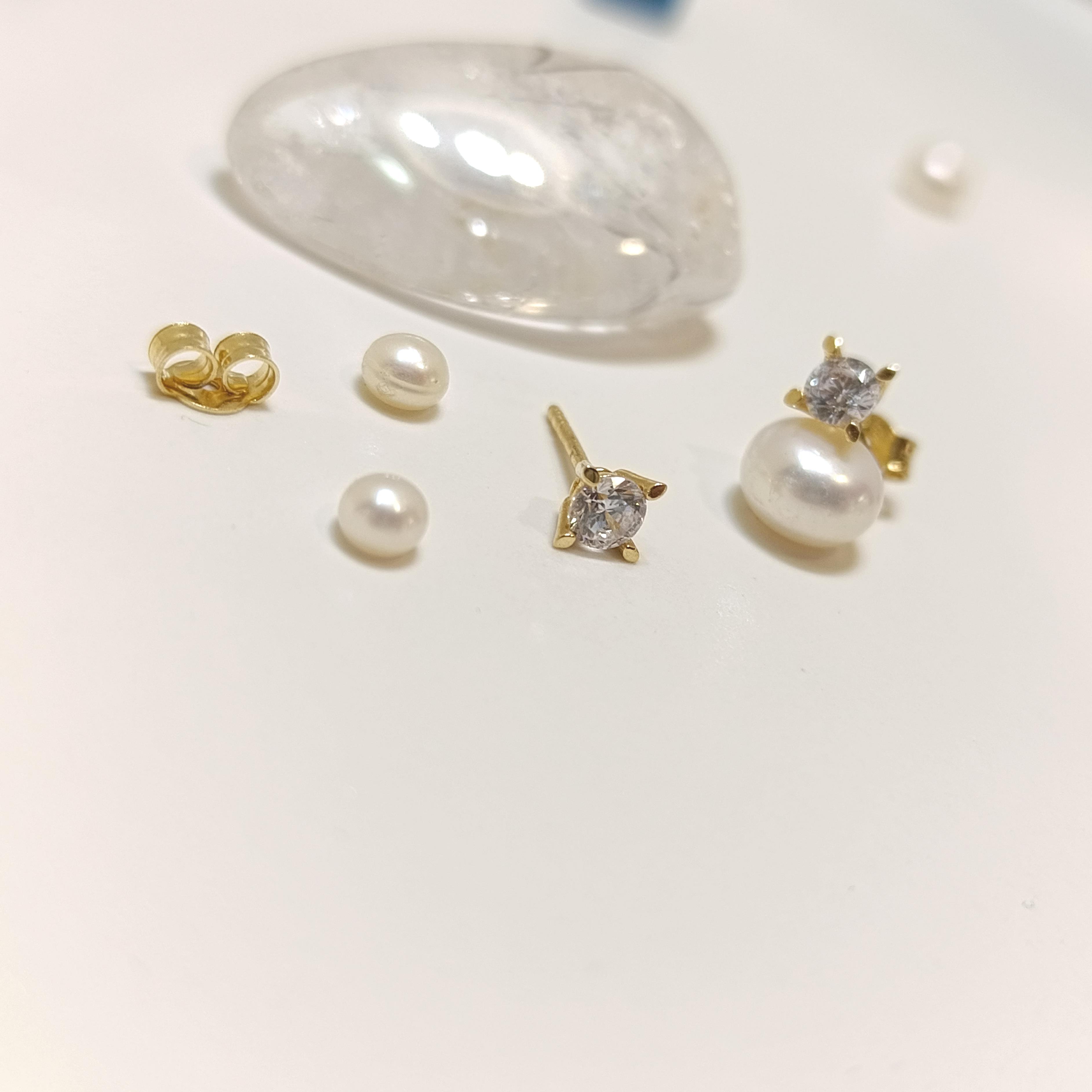 5mm Vidalı Tek Taş Küpe 14 Ayar Altın HD VİDEOLU
