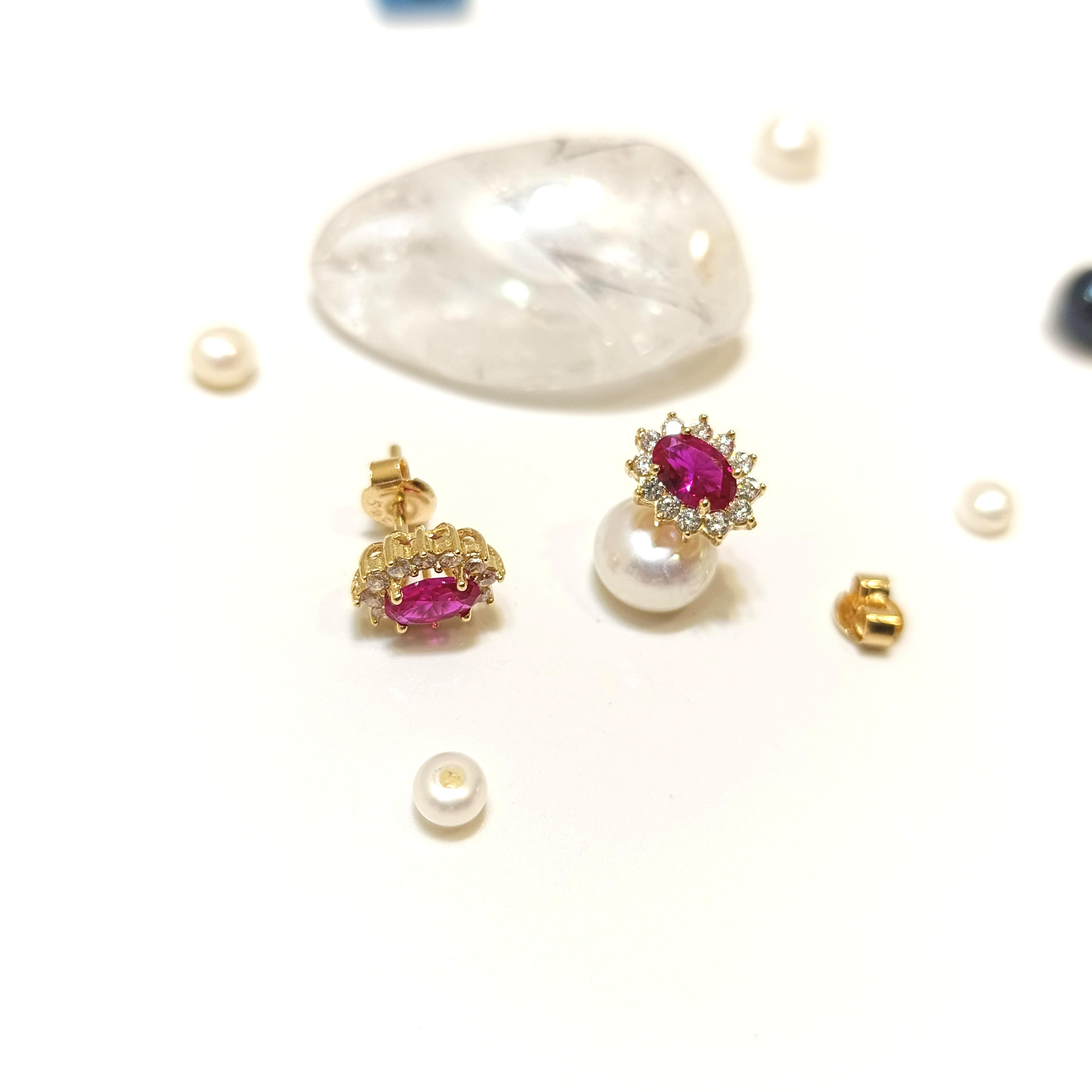 9.9mm Vidalı Oval Kırmızı Tek Taş Küpe 14 Ayar Altın HD VİDEOLU