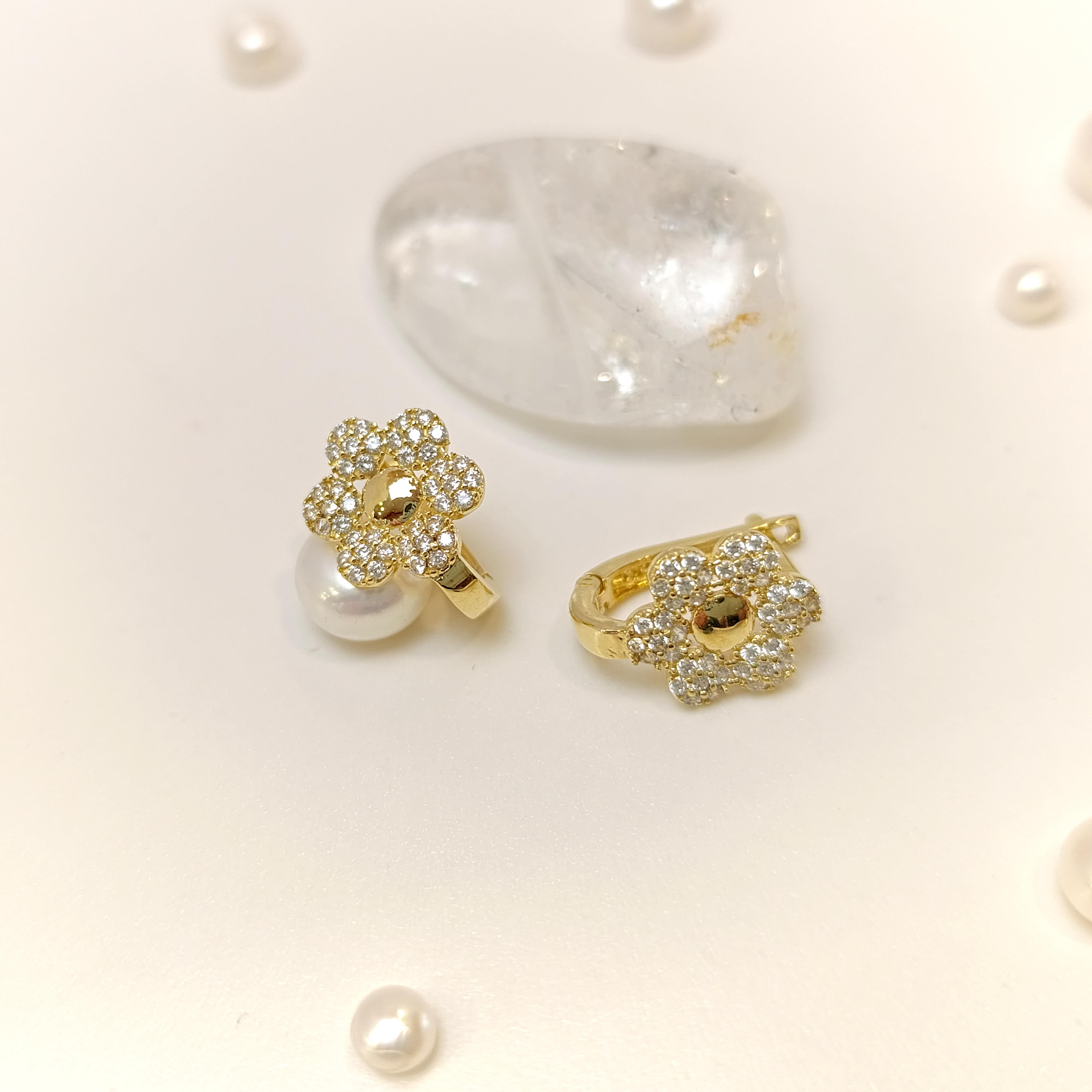 Çiçek J Küpe 14 Ayar Altın HD VİDEOLU