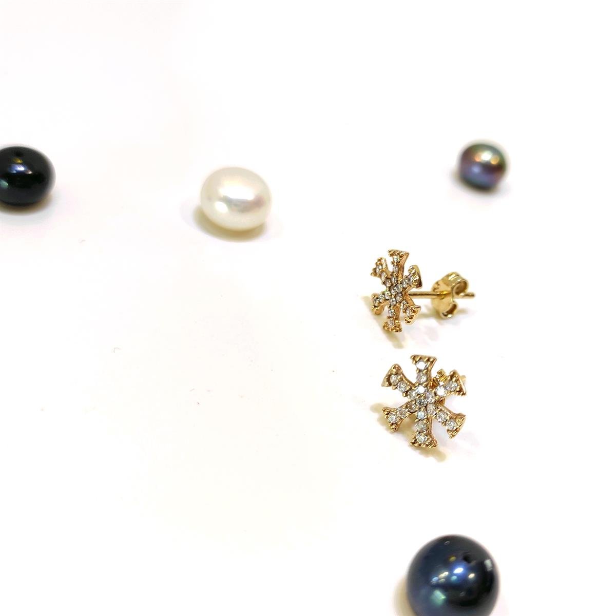 Kar Tanesi Vidalı Küpe 14 Ayar Altın HD VİDEOLU