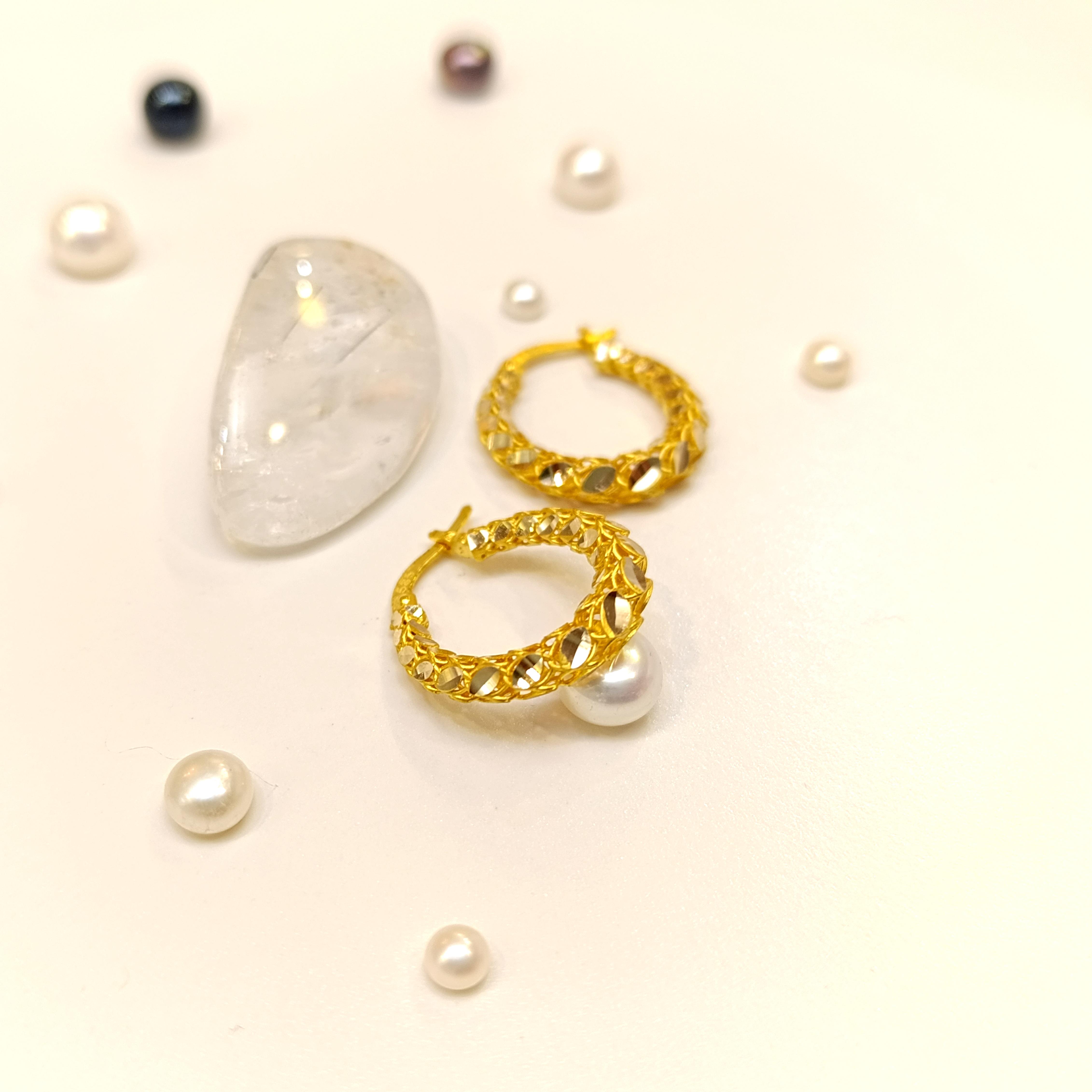 Pullu Halka Küpe 14 Ayar Altın HD VİDEOLU