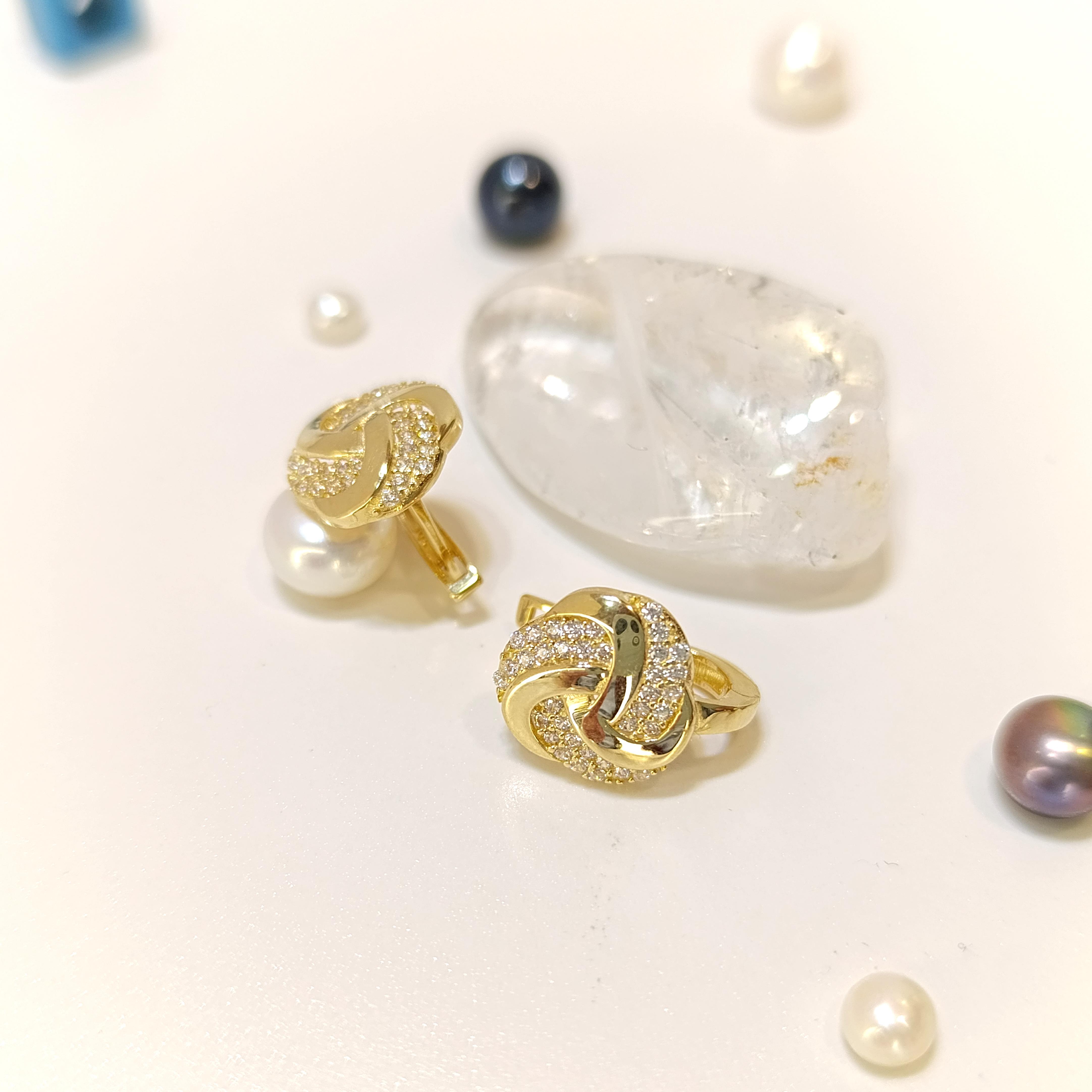 Rüzgar Gülü Küpe 14 Ayar Altın HD VİDEOLU