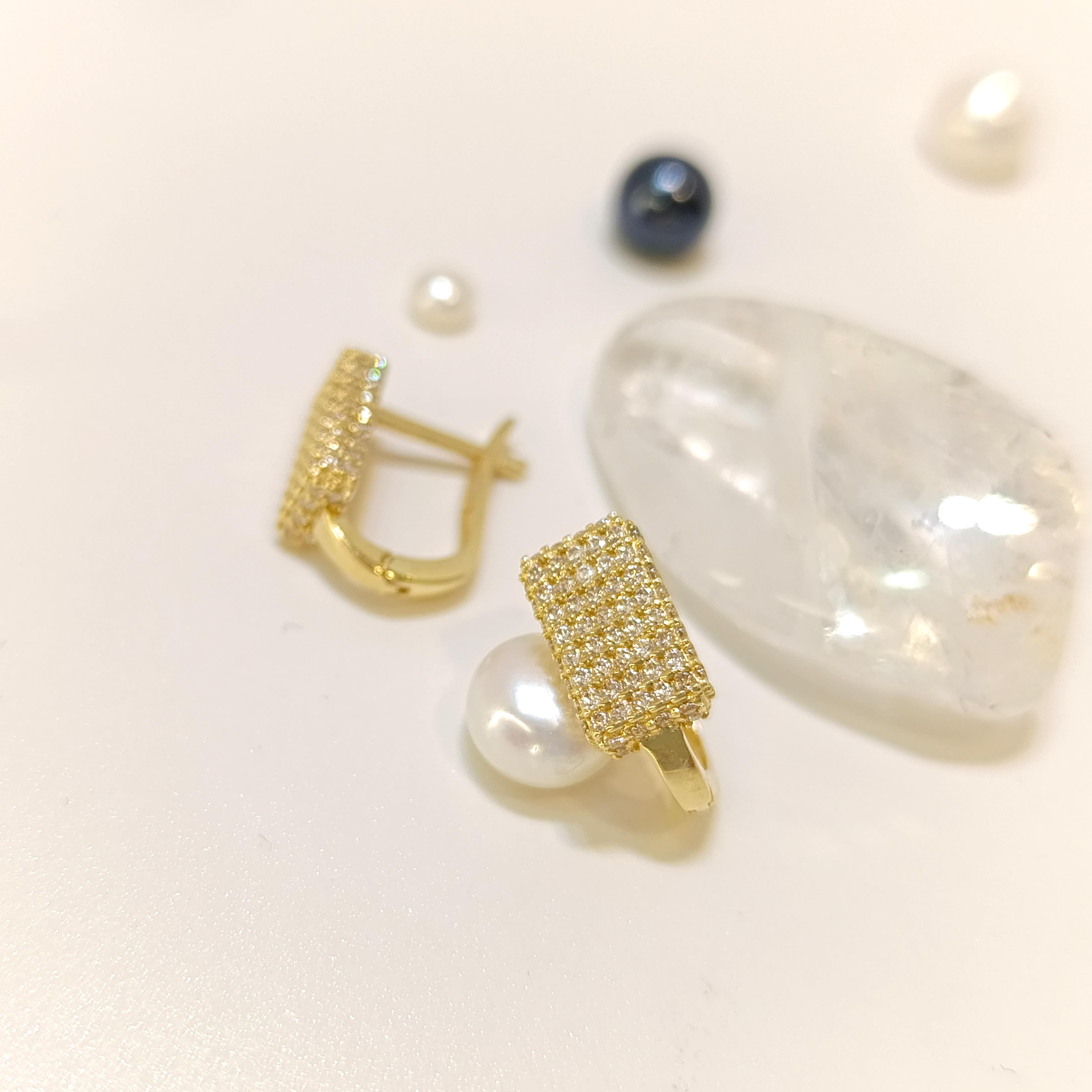 Taşlı Küpe 14 Ayar Altın HD VİDEOLU