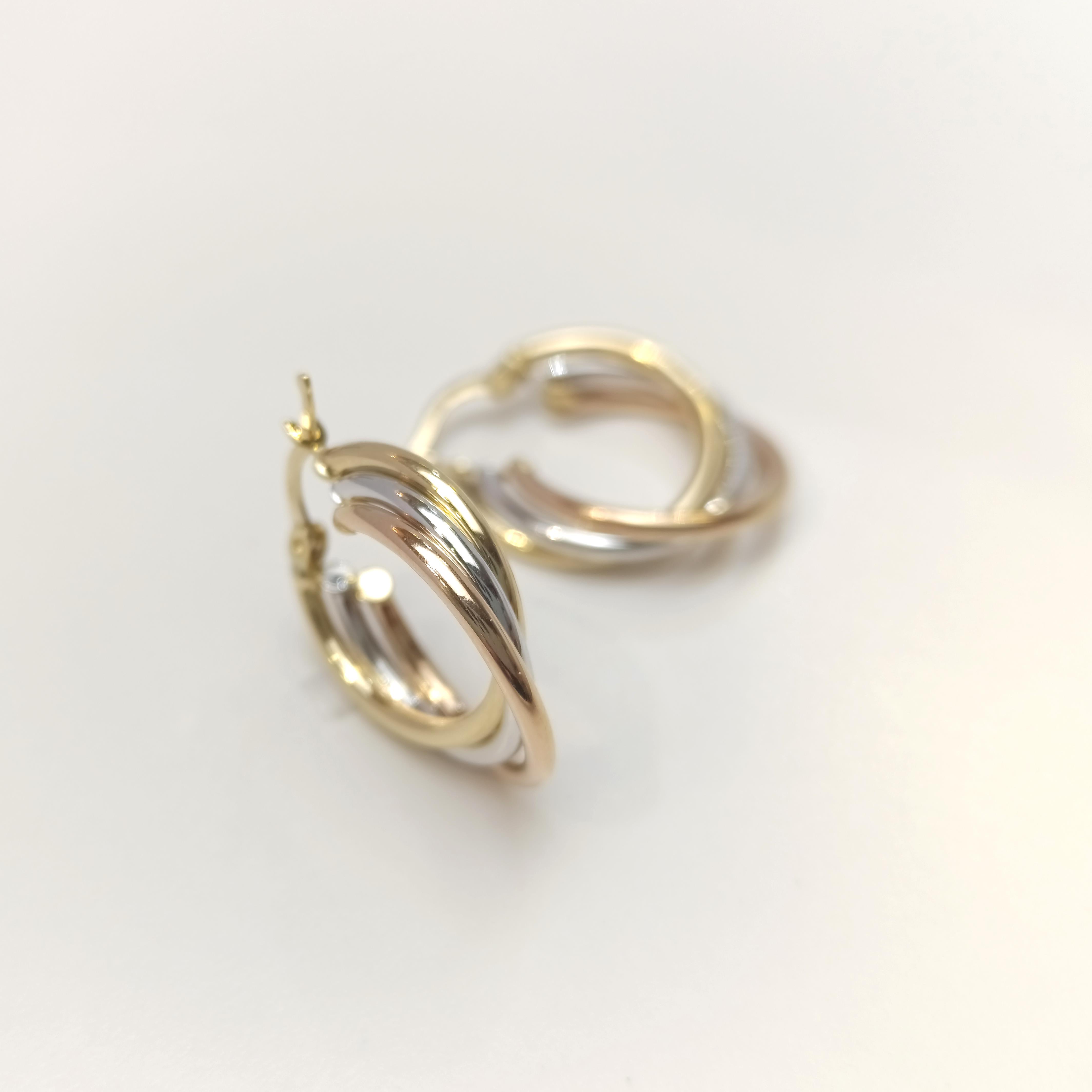 Üçlü Halka Küpe 14 Ayar Altın HD VİDEOLU