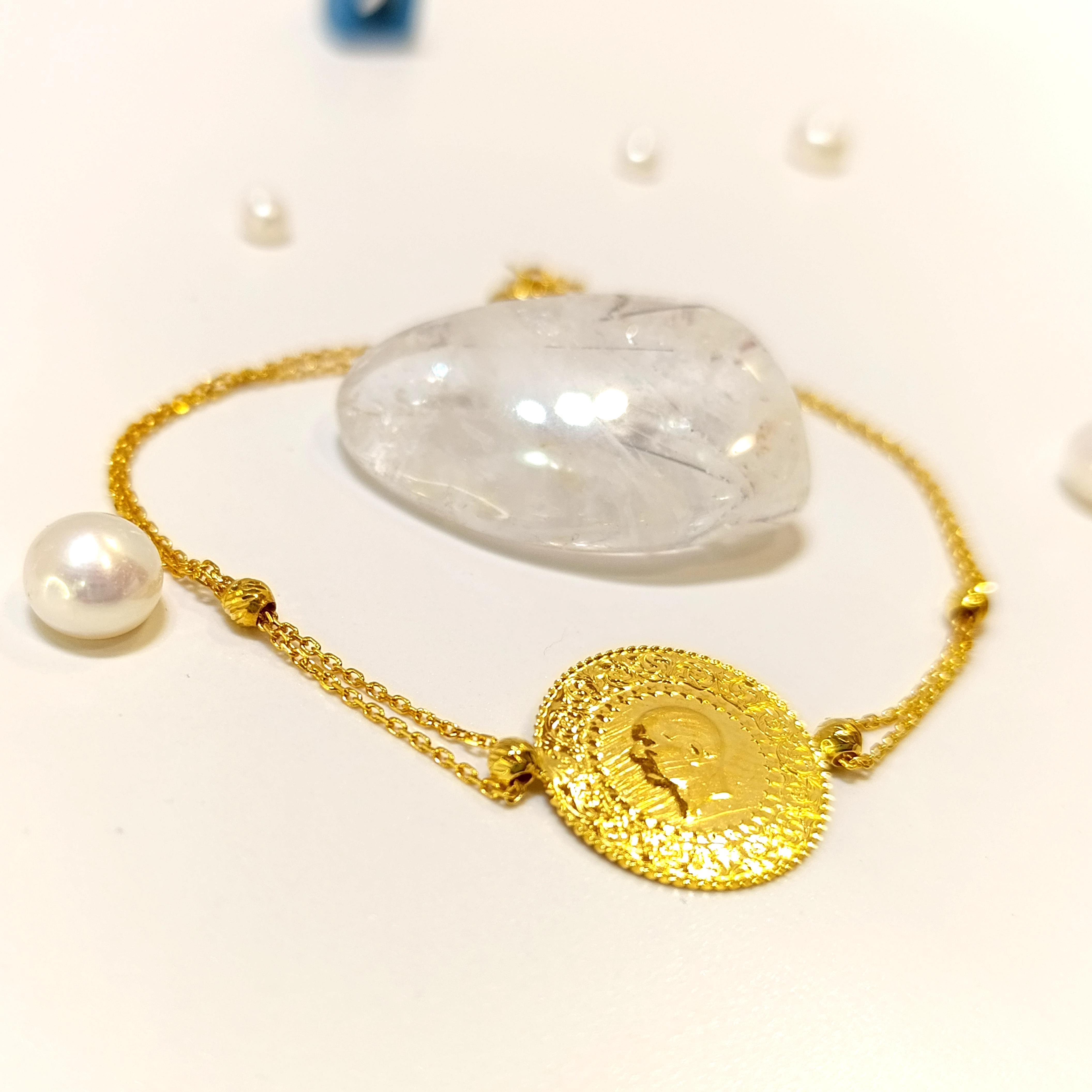 Çeyrekli Altınlı Zincirli  Bileklik Altın HD VİDEOLU