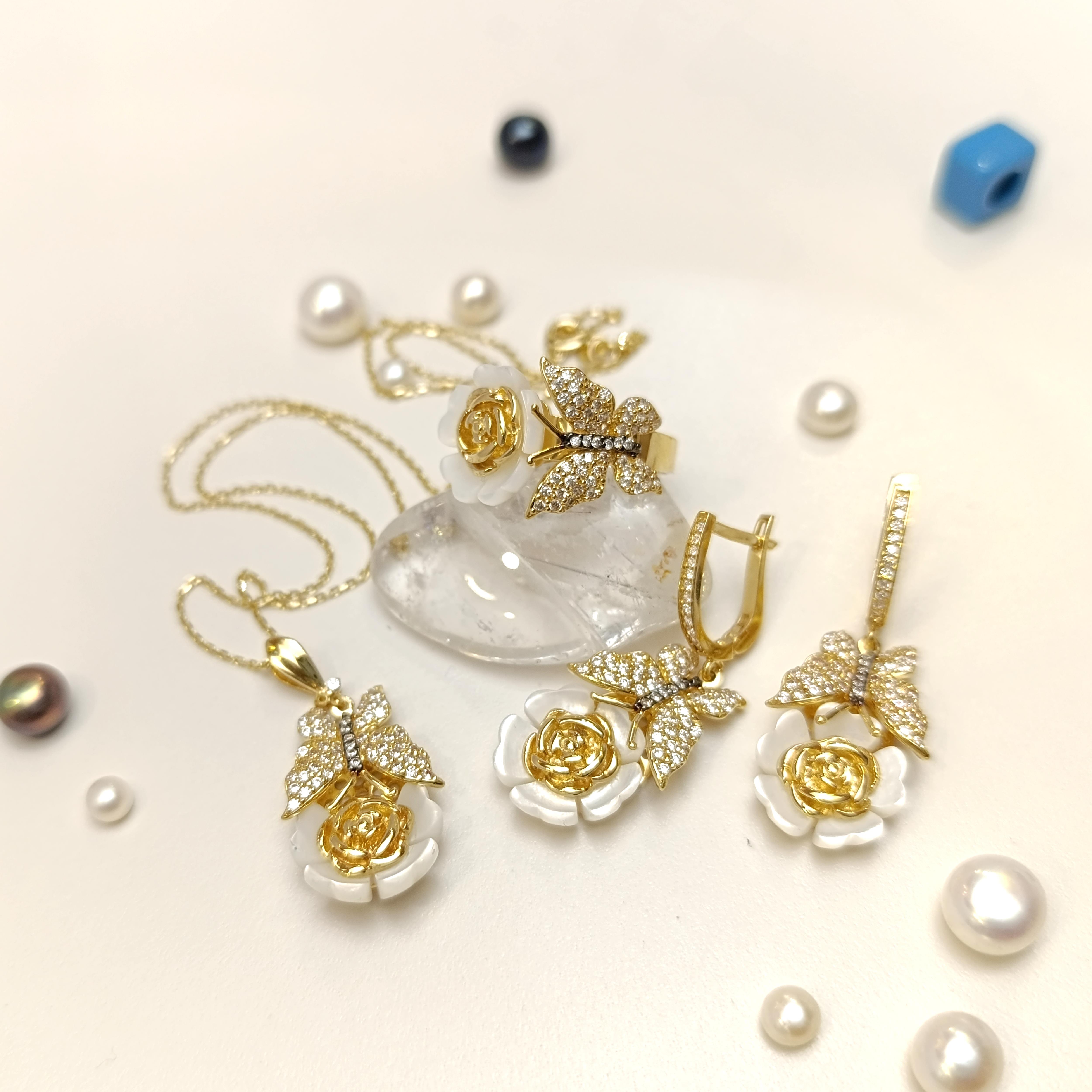 Gül ve Kelebek Beyaz Taşlı Set Takım 14 Ayar Altın HD VİDEOLU