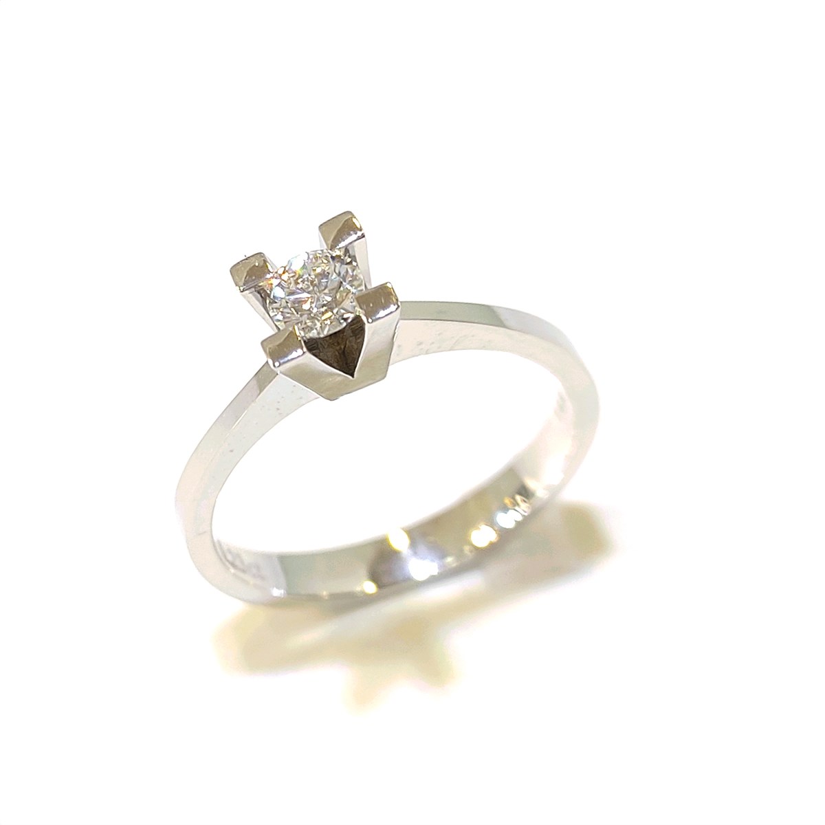 0.23ct H VS1 Pırlanta Tek Taş Yüzük 14 Ayar Altın 4K VİDEOLU