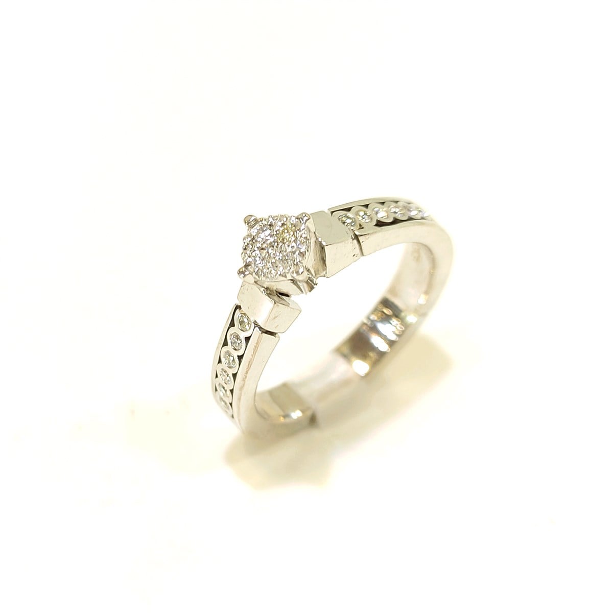0.26ct H Color Pırlanta Kronet Tek TAş Yüzük 8 Ayar Altın