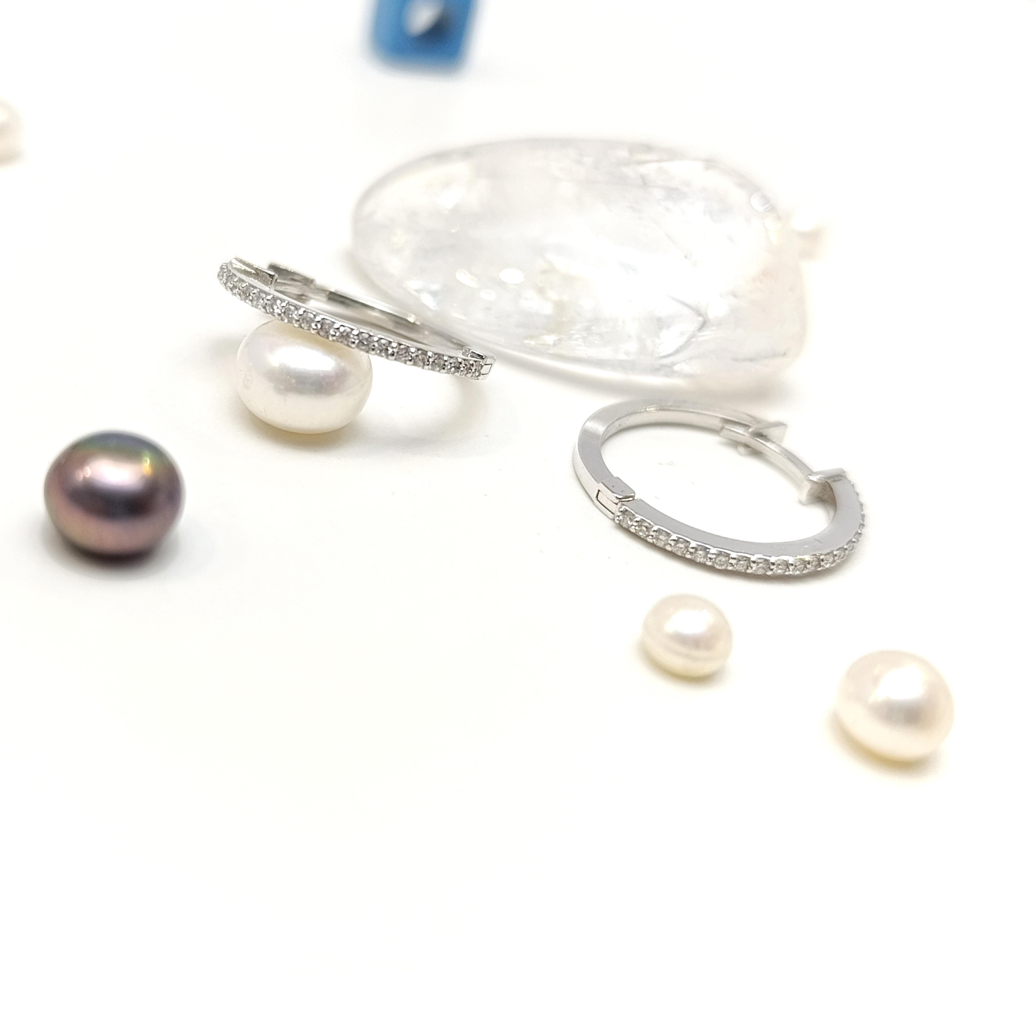 18.7mm Pırlanta Taşlı Halka Küpe 14 Ayar Altın HD VİDEOLU