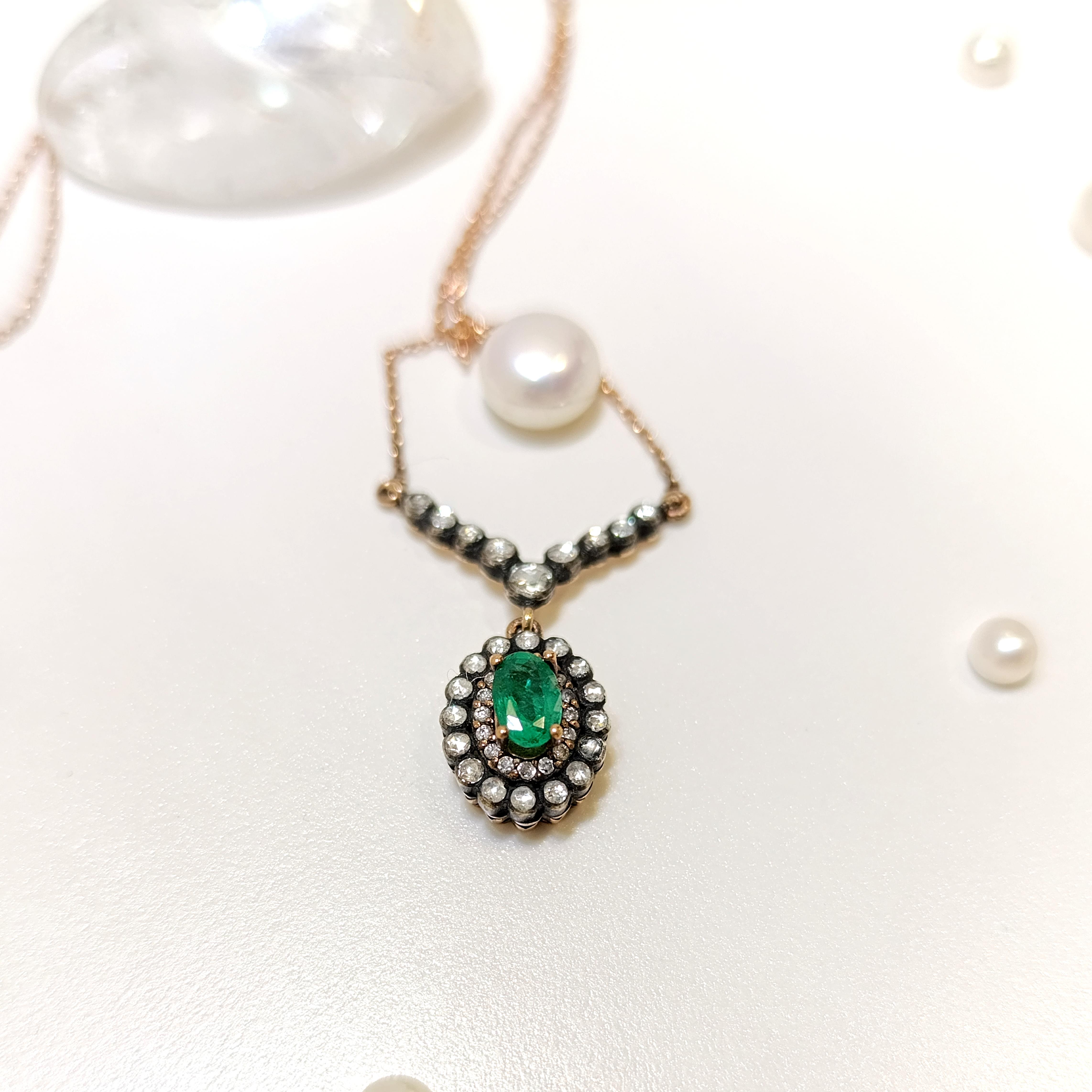 Elmas ve Zümrüt Taşlı Kolye 14 Ayar Altın HD VİDEOLU