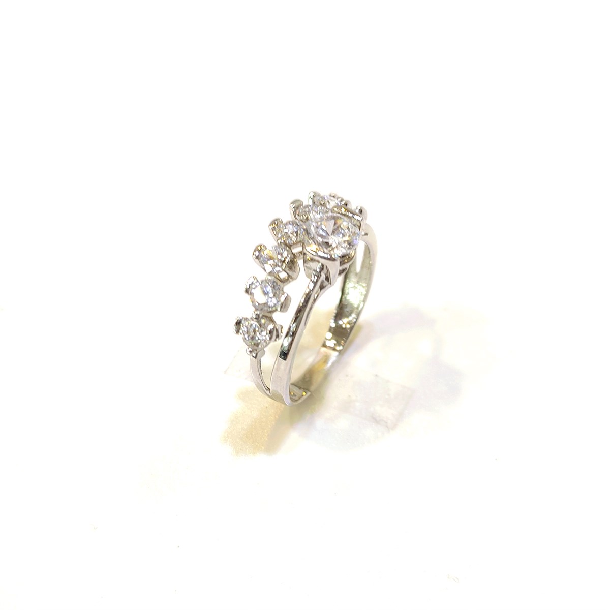 Bitişik Tek Taş ve Beş Taşlı Yüzük 14 Ayar Altın HD VİDEOLU