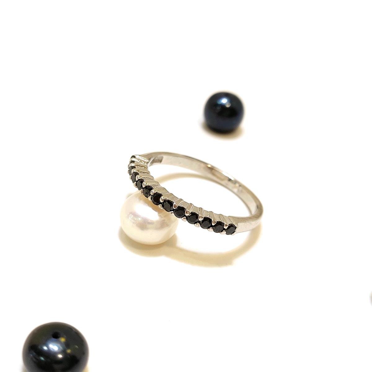 Siyah Taşlı Su Yolu Yüzük 14 Ayar Altın HD VİDEOLU