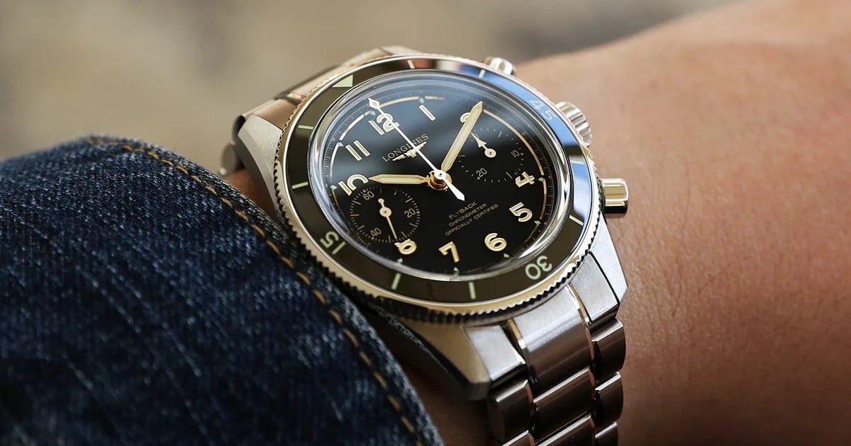 Longines Spirit Pilot Flyback Chronograph deri ve çelik kordonlu model ürün görseli