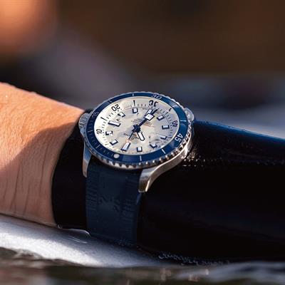 Breitling Superocean Automatic 42 A17375E71G1S1 Erkek Saati