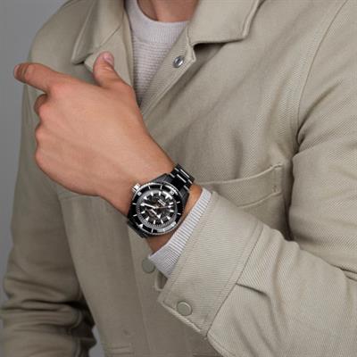 Rado Captain Cook High-Tech Ceramic Skeleton Erkek Kol Saati R32127152