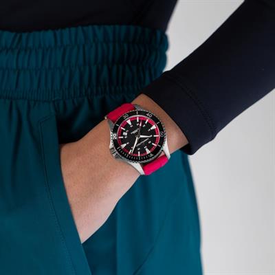 Hamilton Khaki Navy Scuba 40mm Kol Saati H82395330