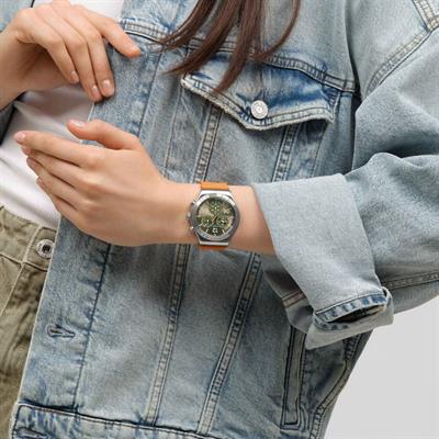 Swatch Vaction Time YVS101 43mm Erkek Kol Saati