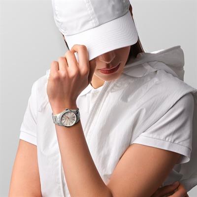 Longines Conquest Classic L2.386.4.72.6 Kadın Saati