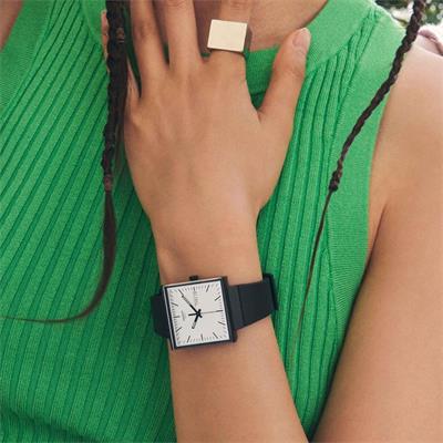 Swatch SO34B700 Kol Saati