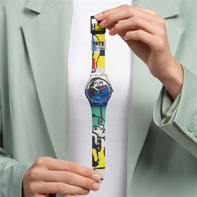 Swatch SUOZ363 Legers Two Women Holding Flowers Unisex Kol Saati
