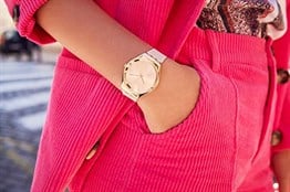 Swatch SYXG101 Skinrosee Bayan Kol Saati