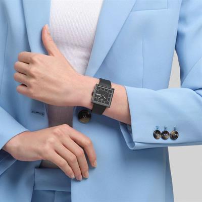 Swatch WHAT IF...BLACKAGAIN? SO34B701 Unisex Kol Saati