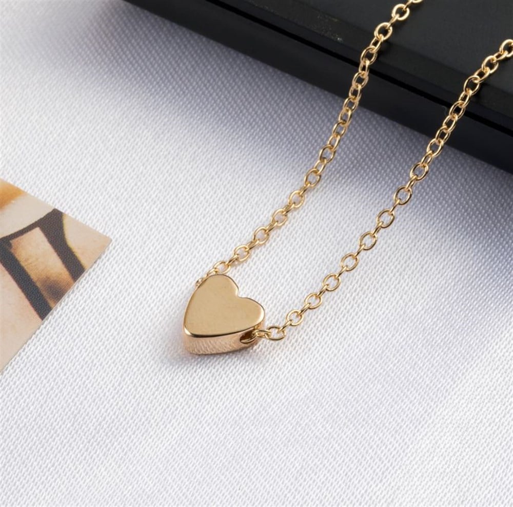 Kalp Model Kadın Kolye