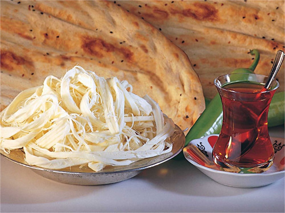 AÇIK KURU ÇEÇİL PEYNİR