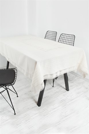 Central Lacework Table Cloth 160x220 Cm